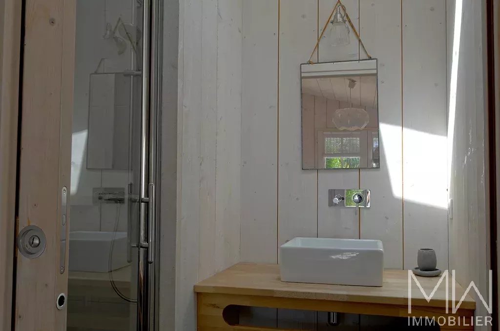 PRETTY WOODEN VILLA WITH POOL – HYPER CENTRE CAP FERRET – SLEEPS 8