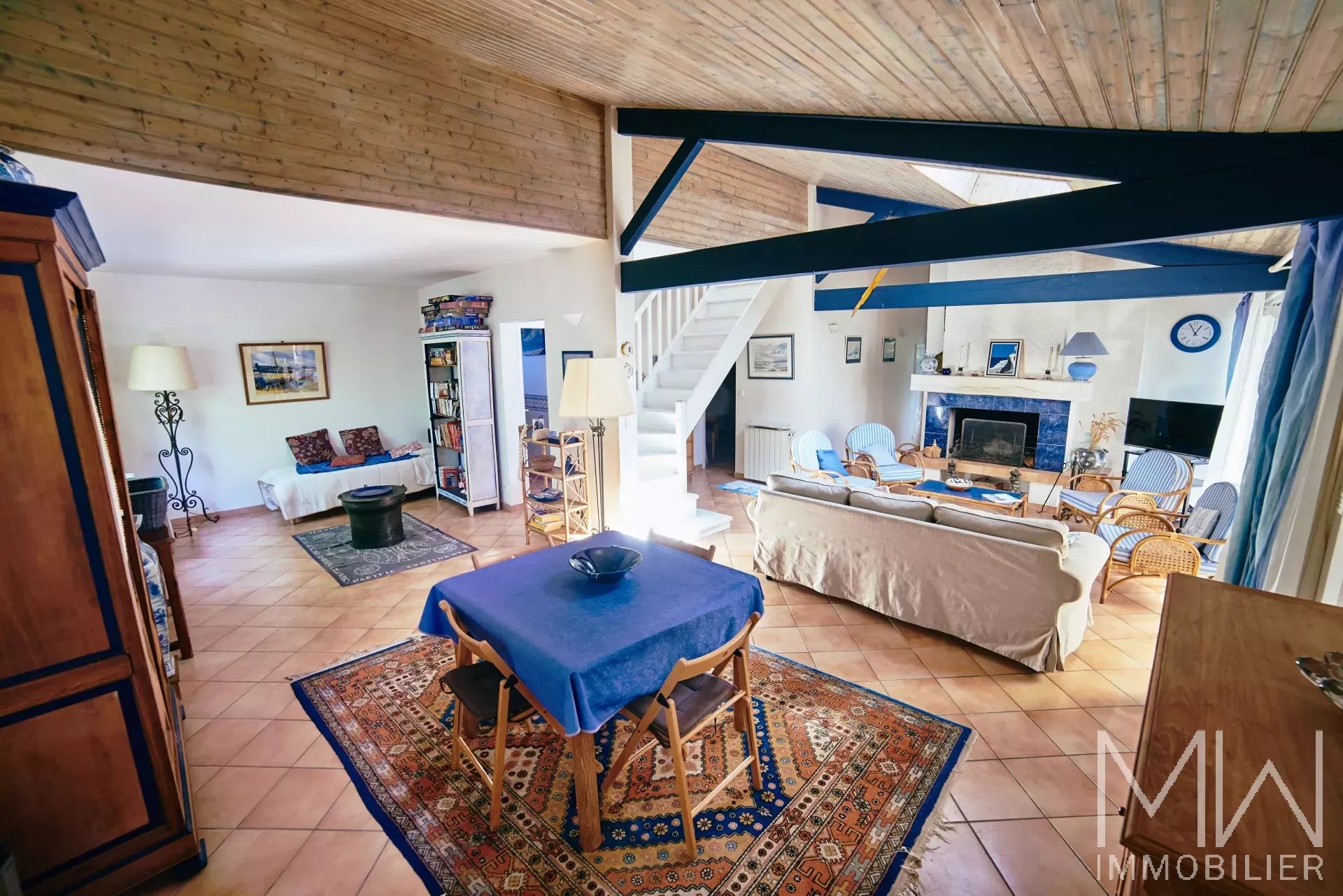 PLEASANT VILLA WITH POOL IN THE HEART OF THE VILLAGE – CAP FERRET – SLEEPS 8