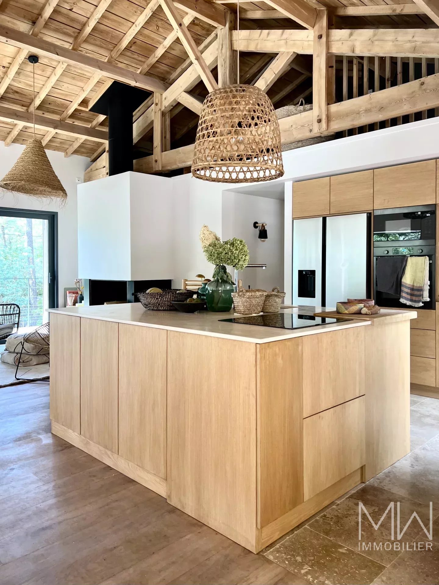 BEAUTIFUL WOODEN VILLA IN THE HEART OF CAP FERRET – SLEEPS 14