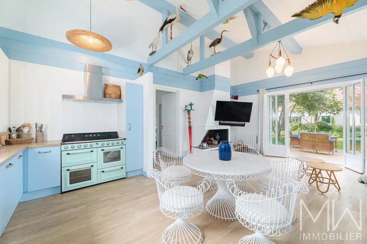 TYPICAL BEACH FRONT VILLA – CAP FERRET – SLEEPS 10