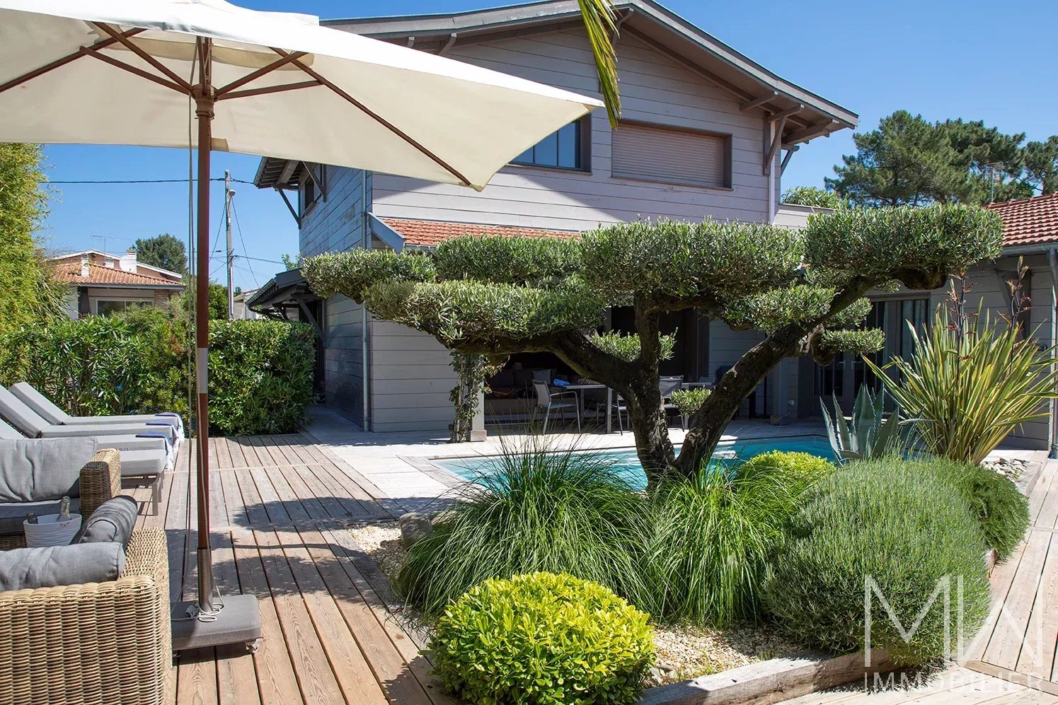 LUXURY VILLA IN THE CENTER OF CAP FERRET – SLEEPS 10