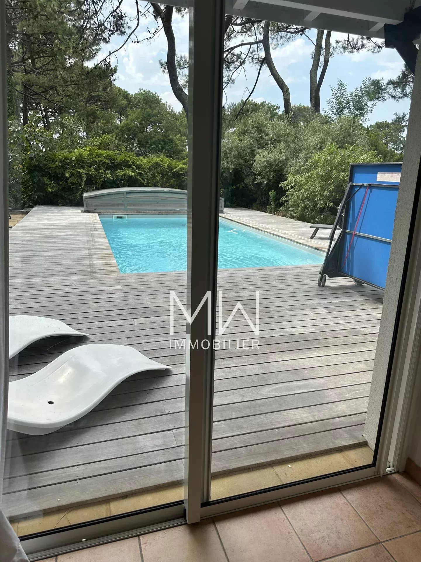 PLEASANT VILLA WITH POOL IN THE HEART OF THE VILLAGE – CAP FERRET – SLEEPS 8