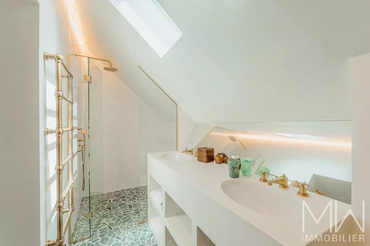 TYPICAL BEACH FRONT VILLA – CAP FERRET – SLEEPS 10