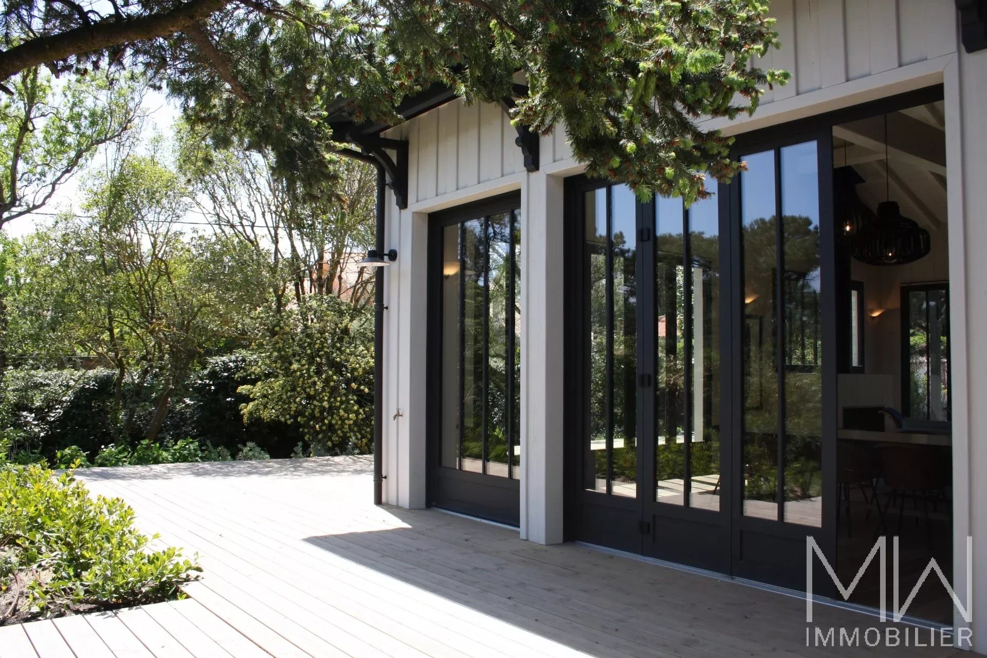 LUXURY VILLA WITH POOL – SLEEPS 10