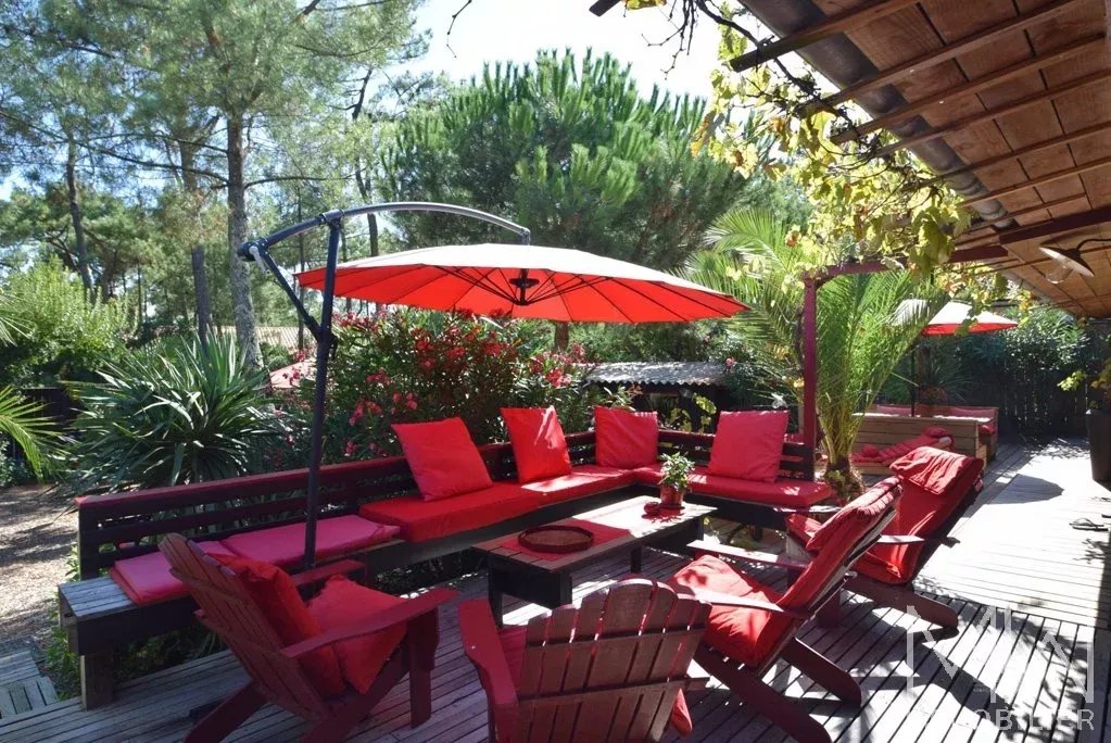 LOCATION DE VACANCES DANS LES 44 HECTARES – 8 COUCHAGES