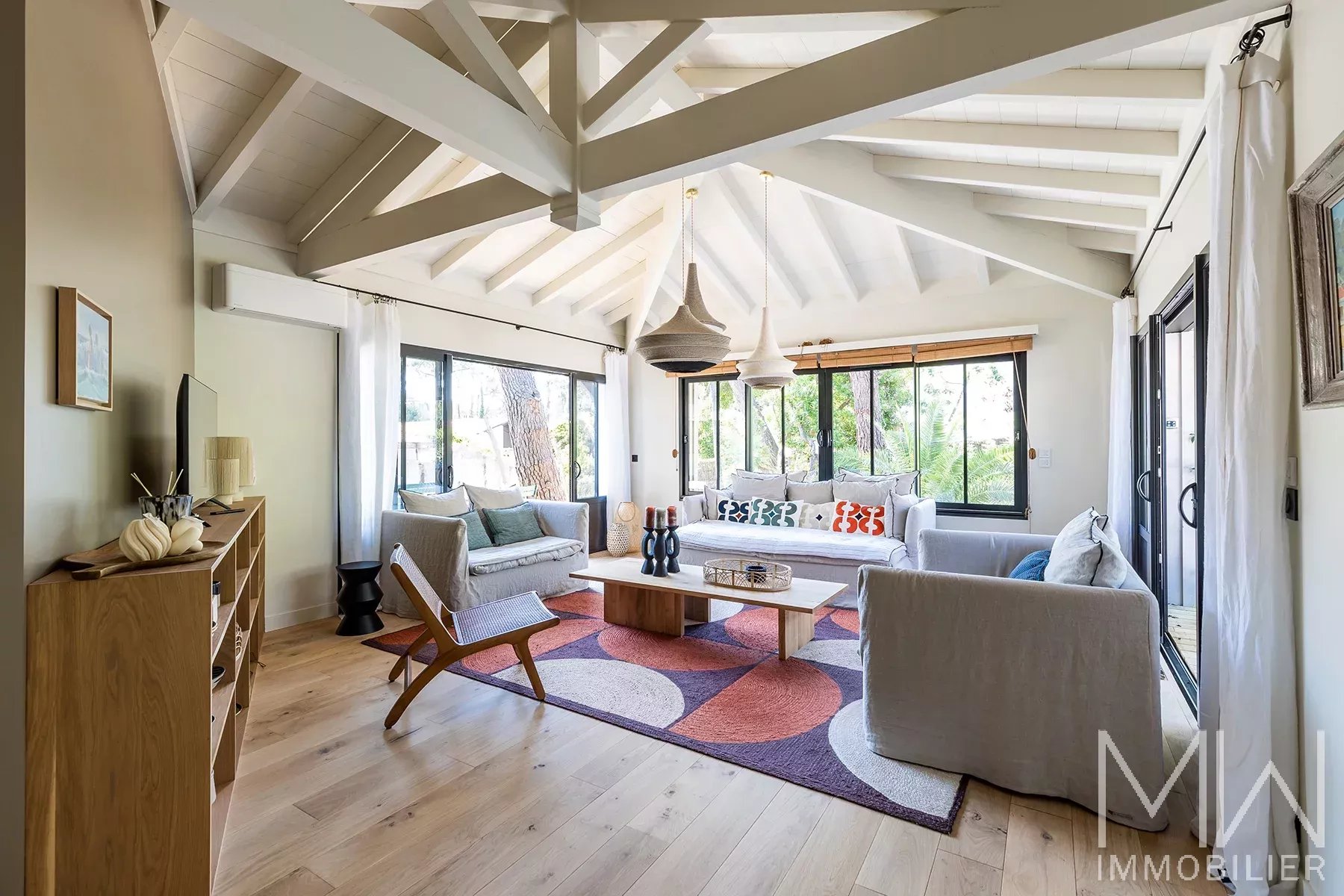 MAGNIFICENT WOODEN VILLA WITH SWIMMING POOL – CAP FERRET – SLEEPS 12