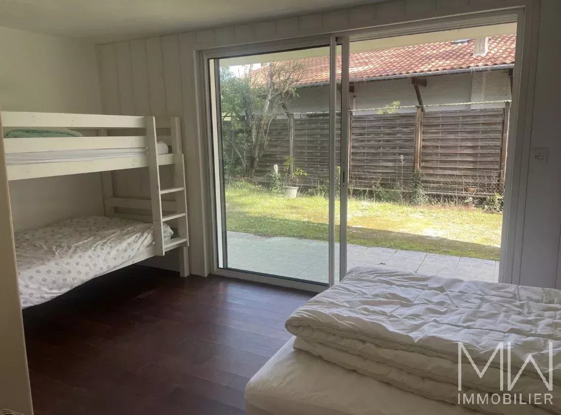 VILLA AU CALME – PIRAILLAN – 10 COUCHAGES