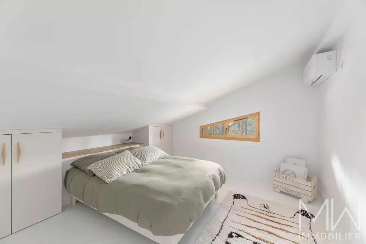 WOODEN VILLA WITH POOL – PETIT PIQUEY – SLEEPS 12