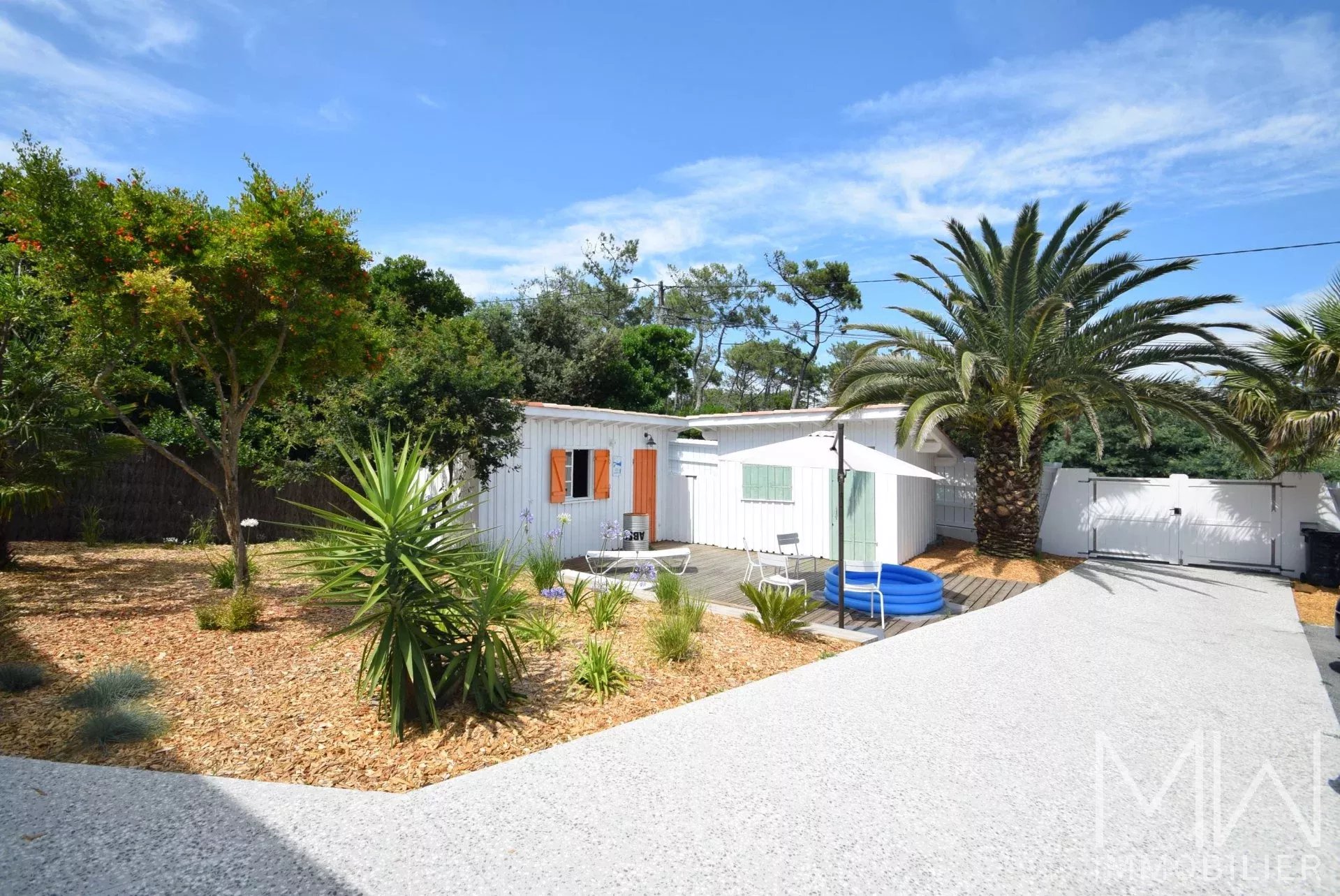 SEASONAL RENT A FEW STEPS FROM THE BEACH OF THE HORIZON – SLEEPS 10