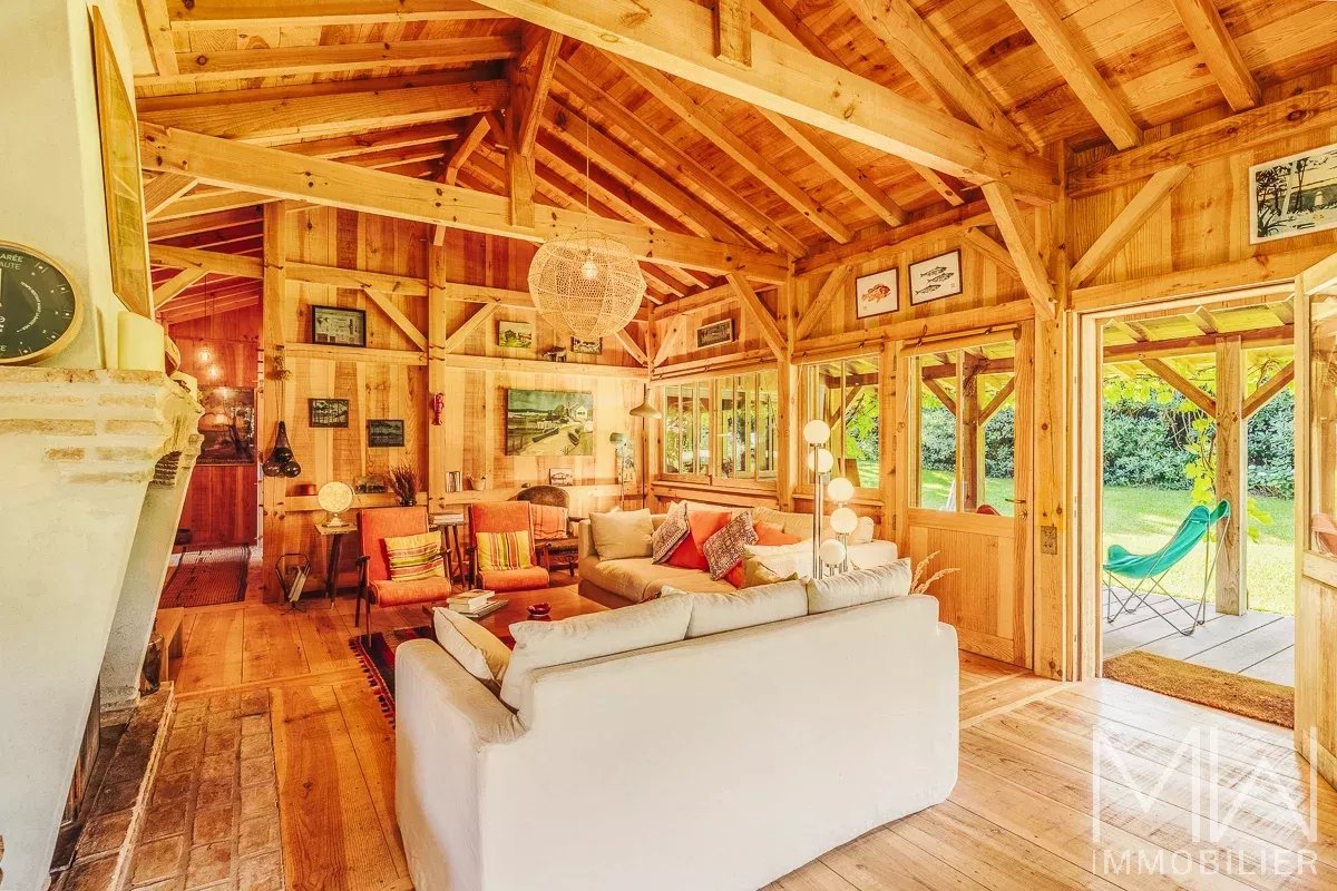 SEASONAL RENTAL CAP FERRET CENTER – SLEEPS 8