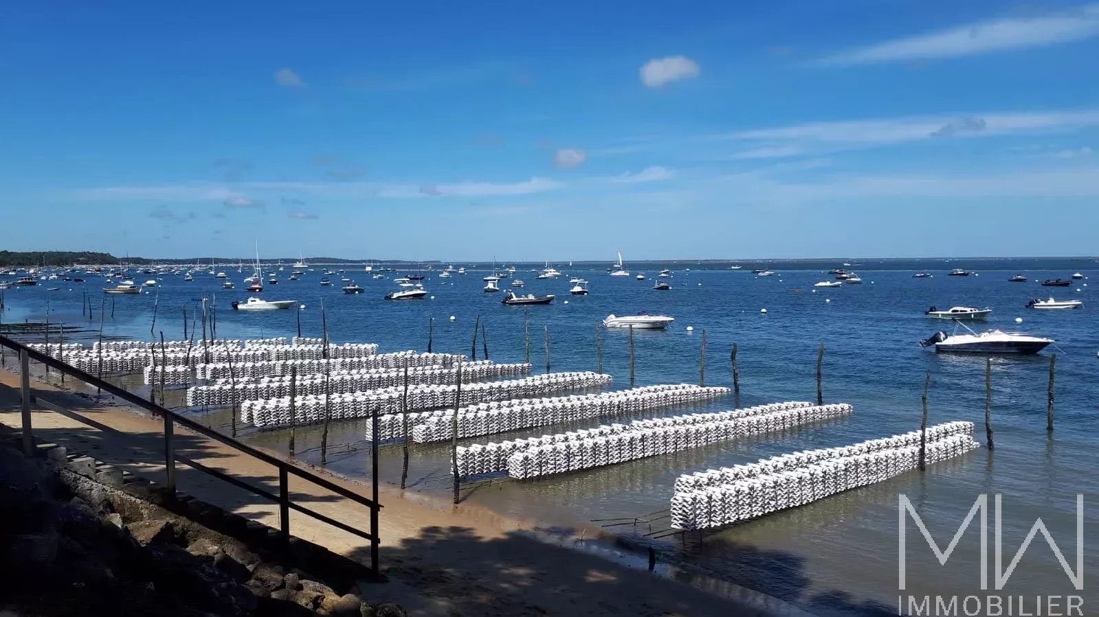 JOLI APPARTEMENT EN 1ERE LIGNE DU BASSIN – LA VIGNE -6 COUCHAGES