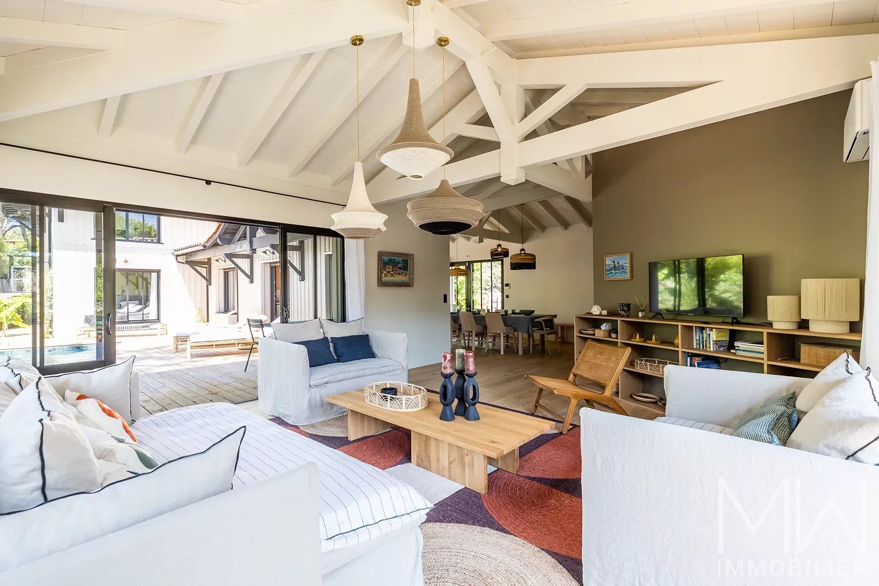 MAGNIFICENT WOODEN VILLA WITH SWIMMING POOL – CAP FERRET – SLEEPS 12