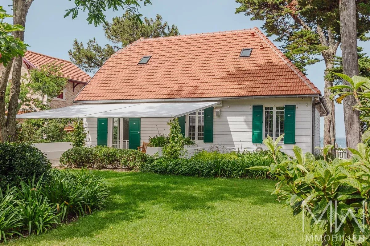 TYPICAL BEACH FRONT VILLA – CAP FERRET – SLEEPS 10