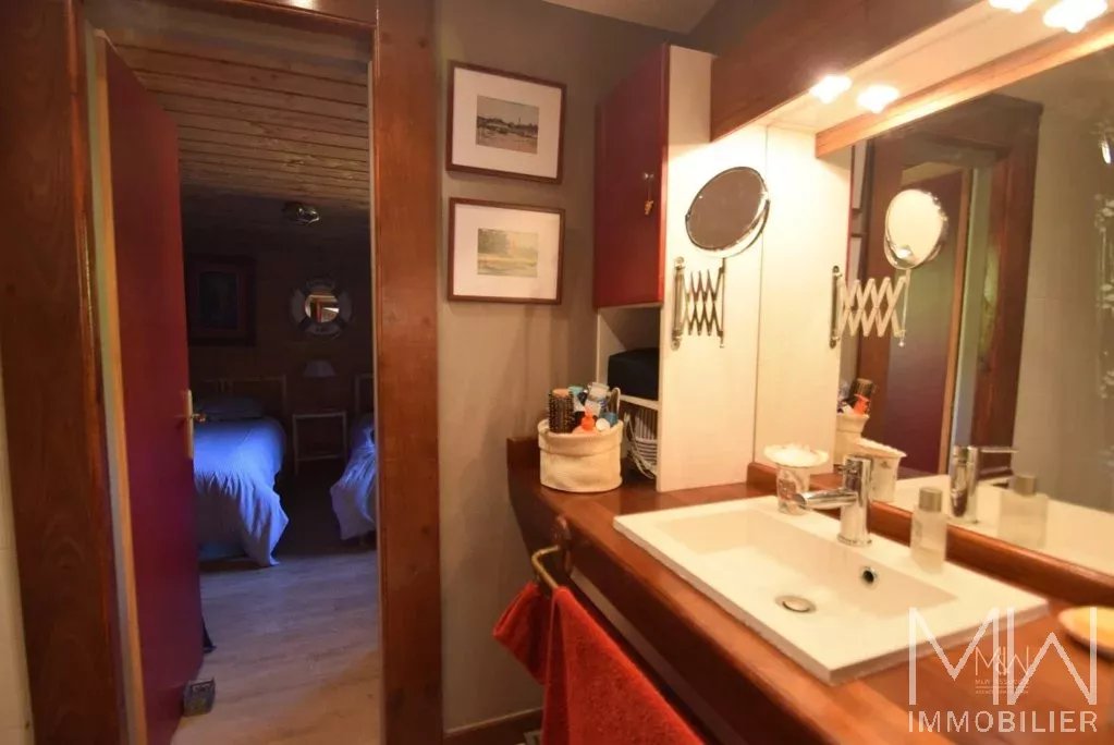 LOCATION DE VACANCES DANS LES 44 HECTARES – 8 COUCHAGES