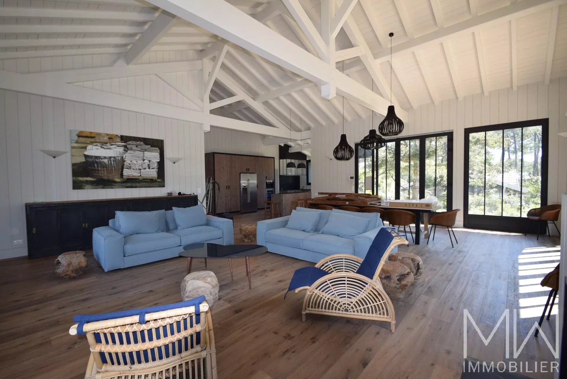 LUXURY VILLA WITH POOL – SLEEPS 10