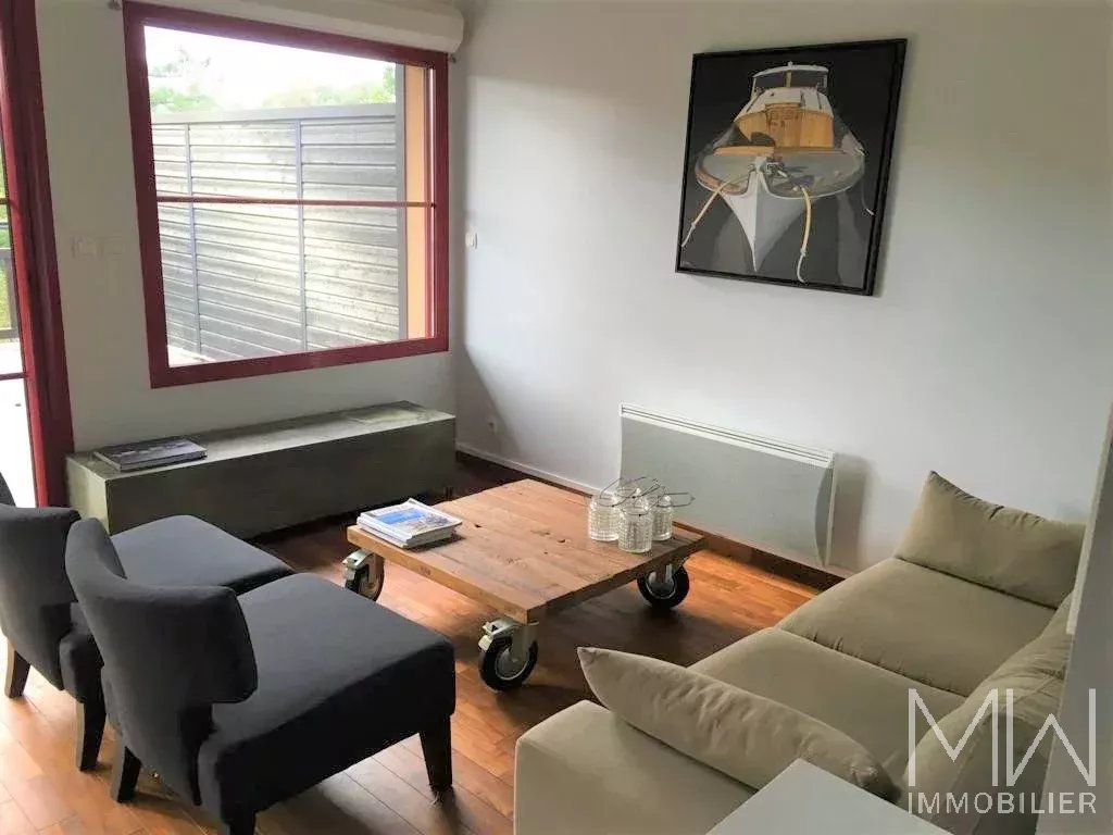 LOVELY HOUSE -CAP FERRET-