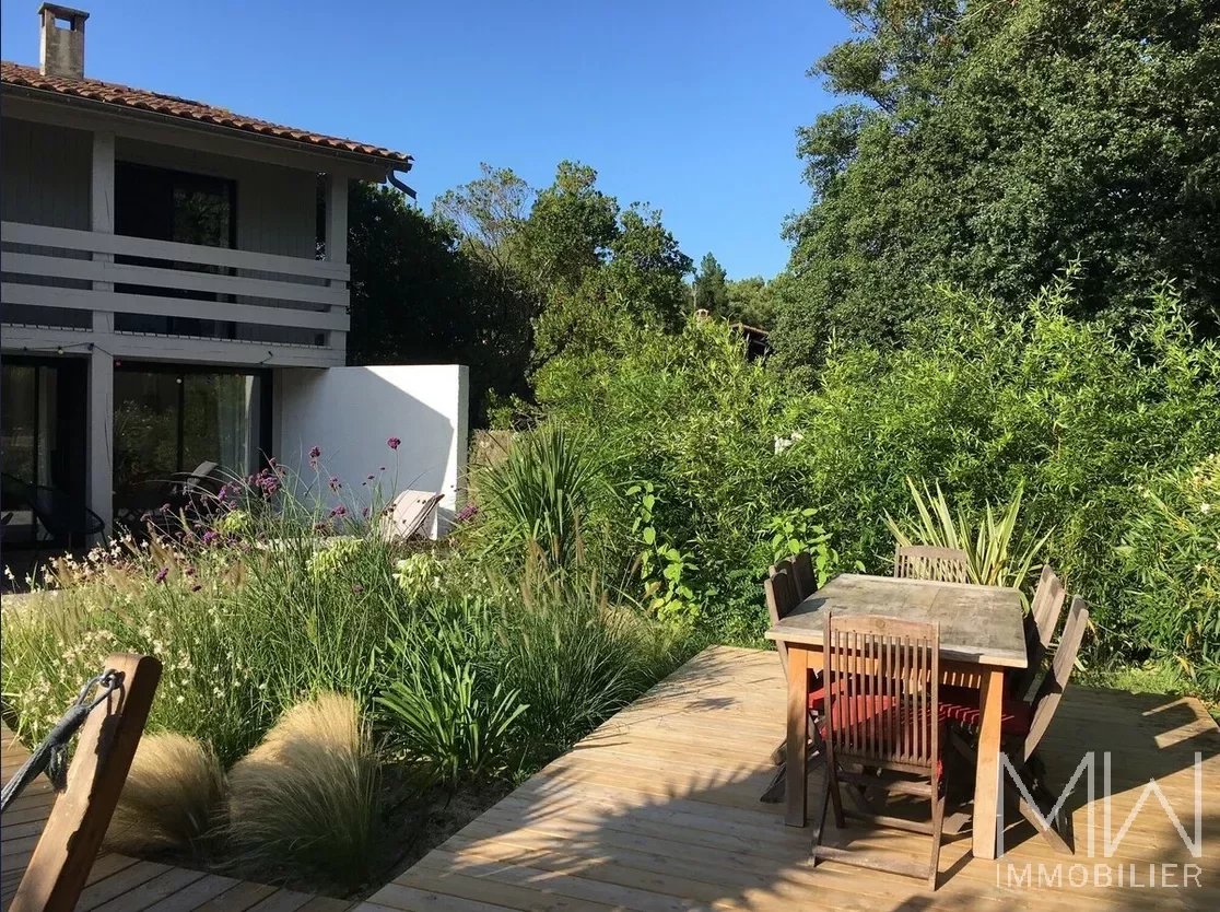 CHARMING, PEACEFUL VILLA – L’HERBE -SLEEPS 8