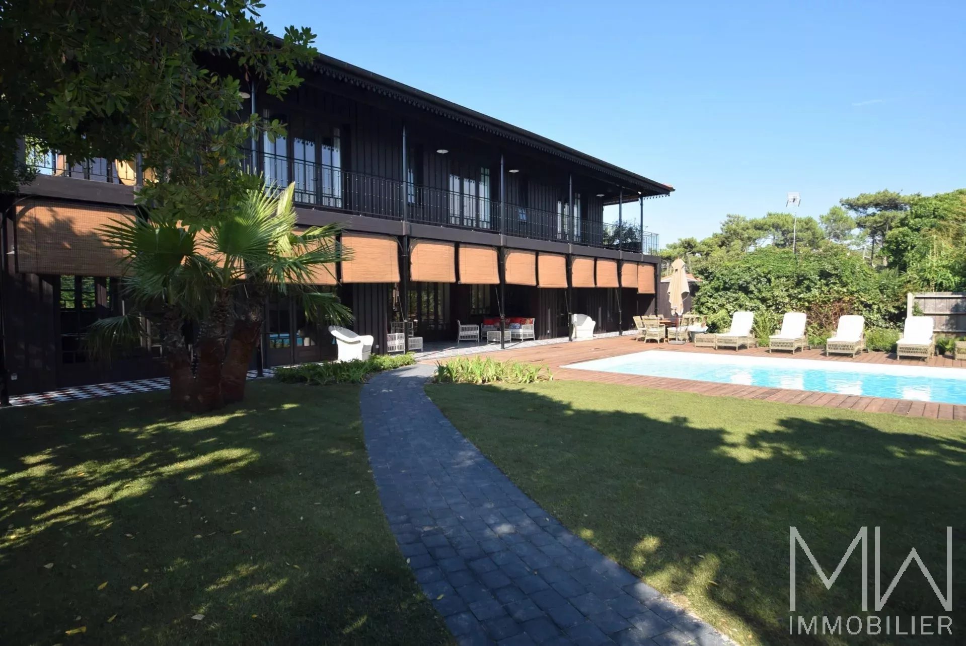 PRESTIGE – CAP FERRET – SLEEPS 9