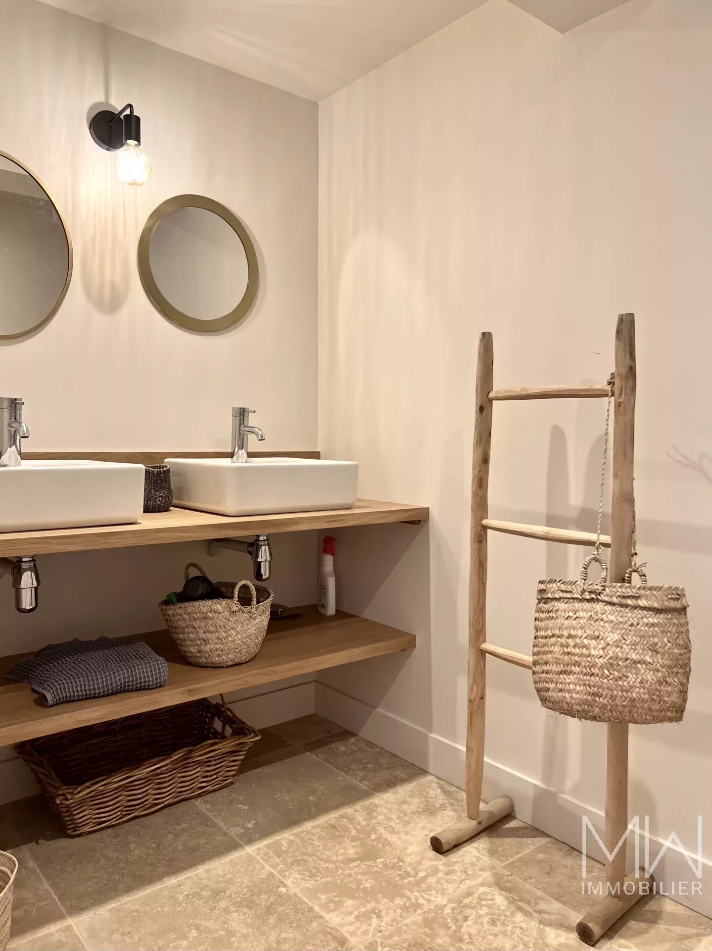 BEAUTIFUL WOODEN VILLA IN THE HEART OF CAP FERRET – SLEEPS 14