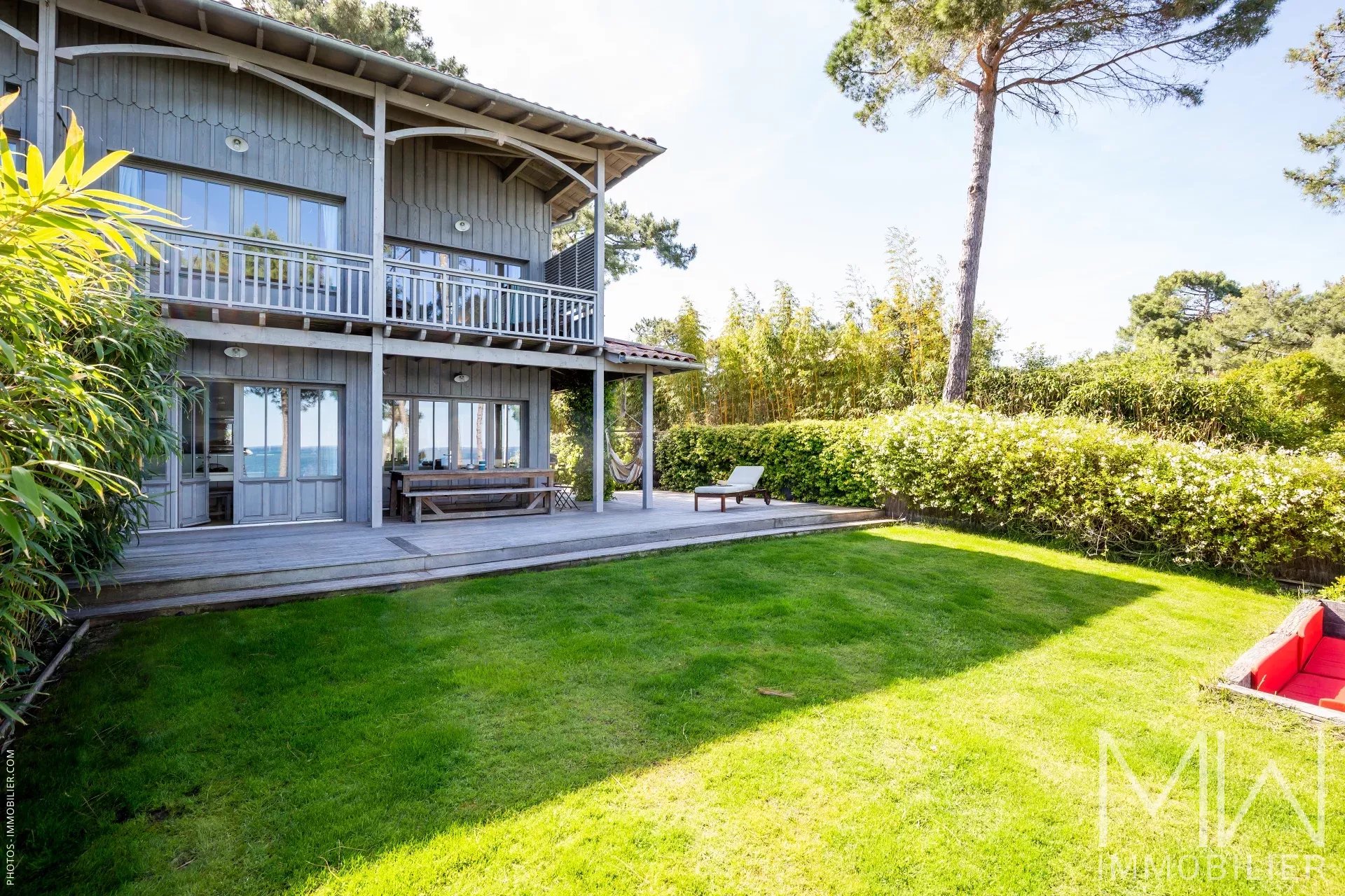 VILLA FOR RENT IN THE FIRST LINE OF ARCACHON BAY – SLEEPS 10