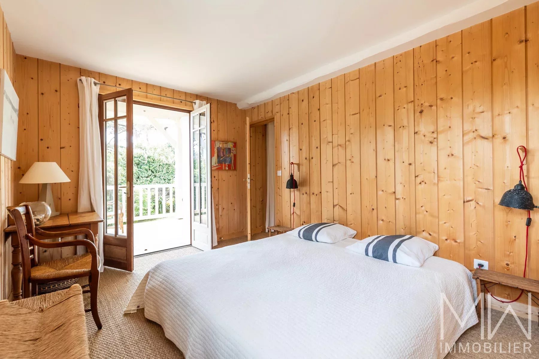 CHARMING VILLA AT THE FOOT OF THE DUNES – SLEEPS 8