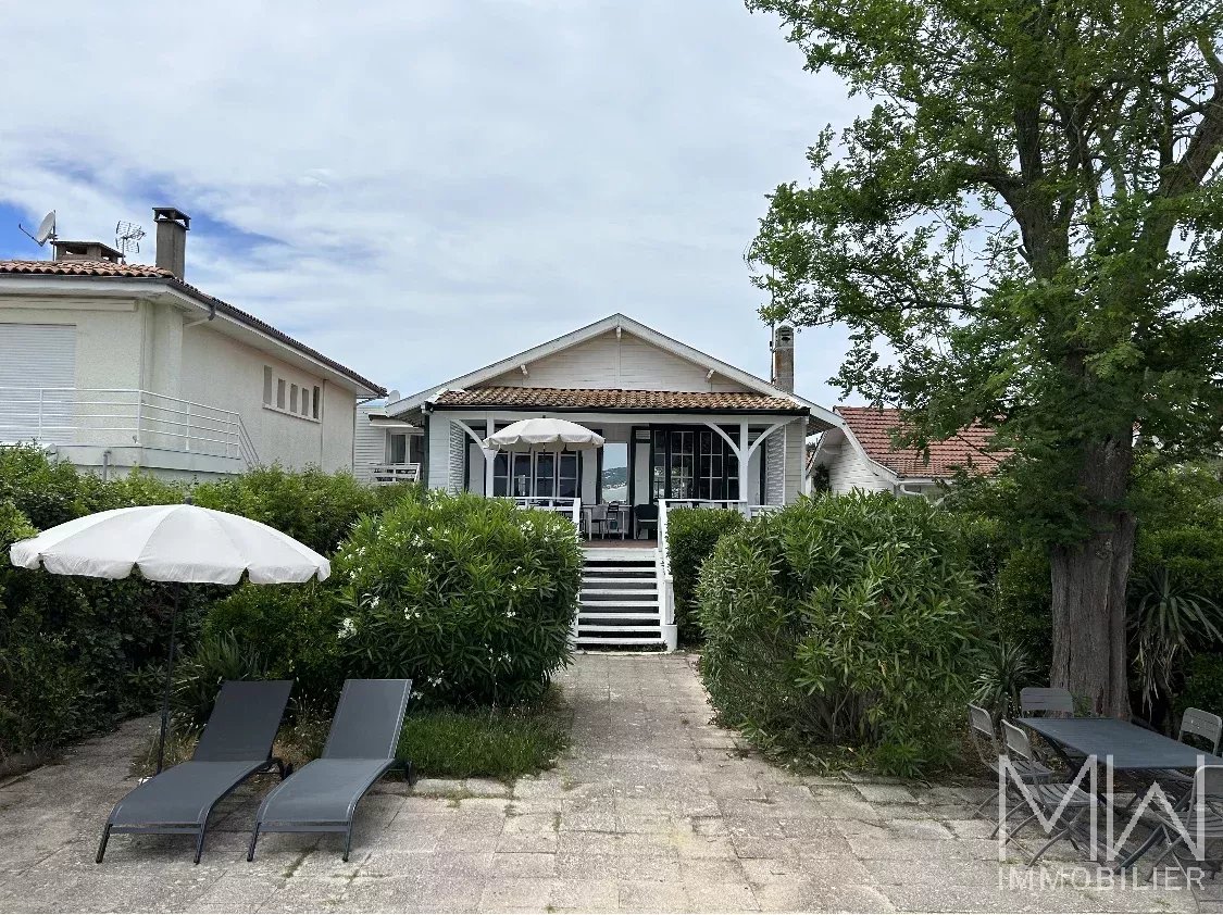 CHARMING VILLA ON 1ST LINE – CAP FERRET – SLEEPS 8
