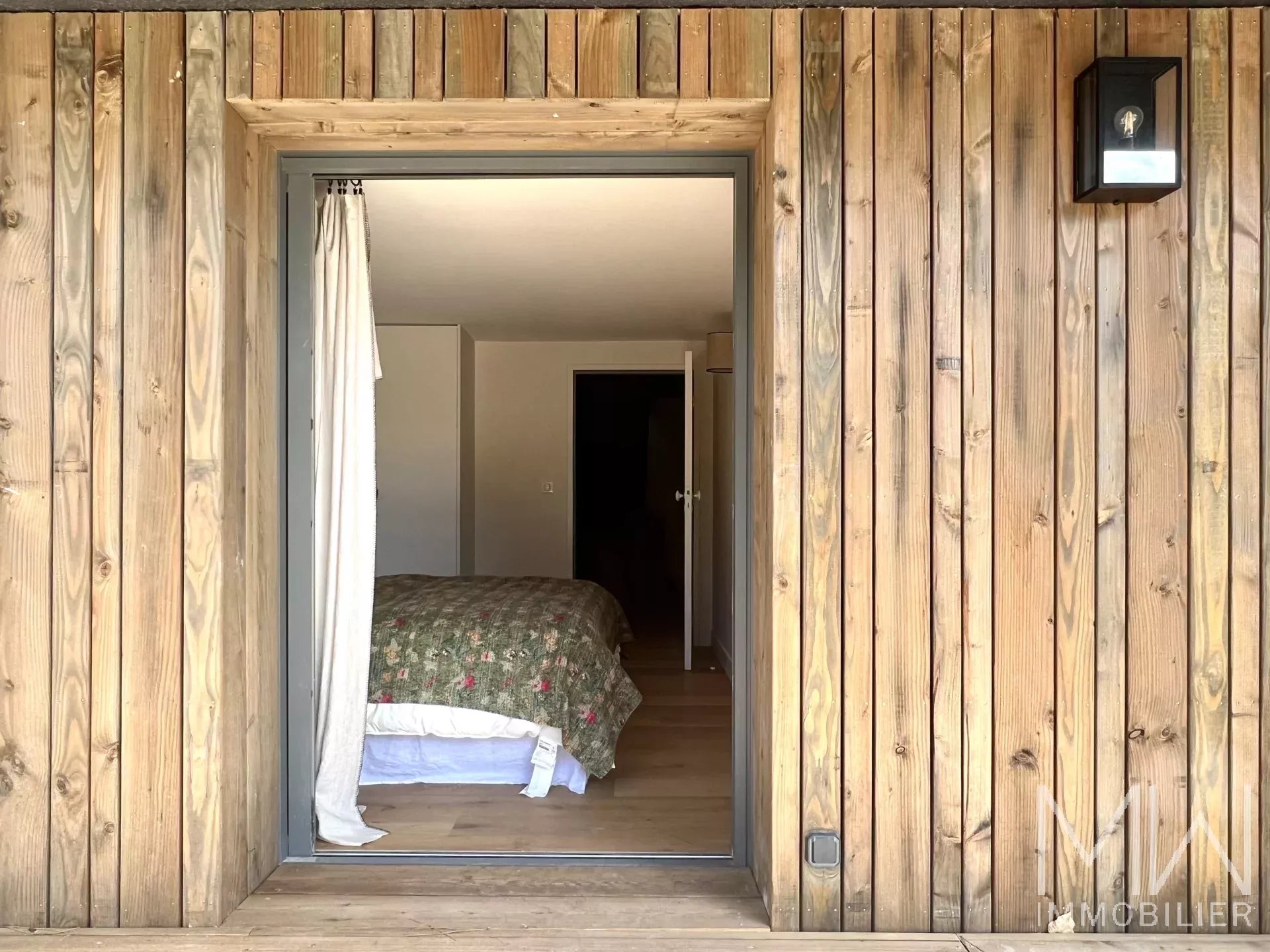 BEAUTIFUL WOODEN VILLA IN THE HEART OF CAP FERRET – SLEEPS 14