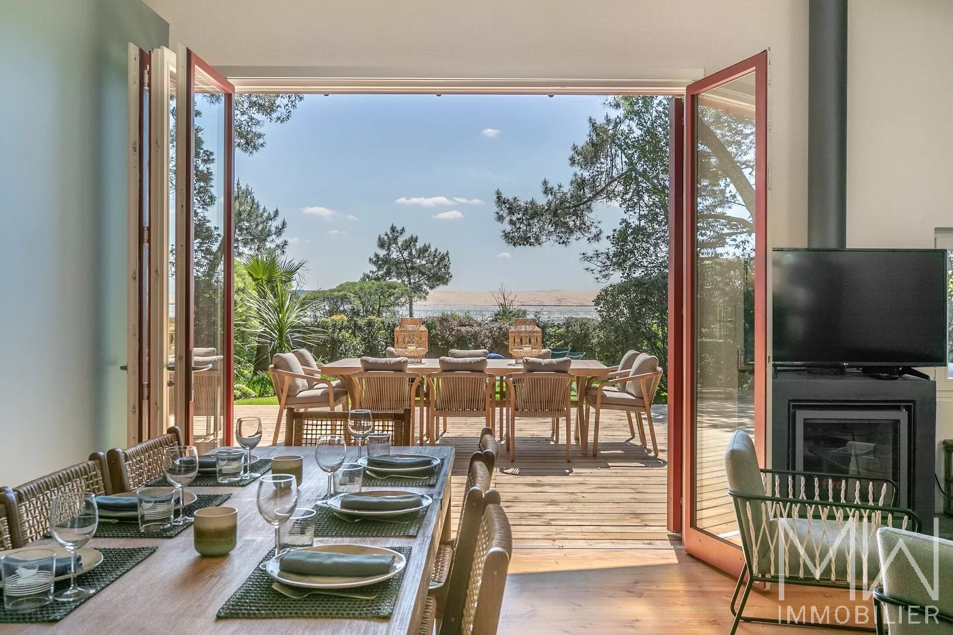 CHARMING VILLA ON THE 1ST LINE – 44HA AREA – CAP FERRET – SLEEPS 8