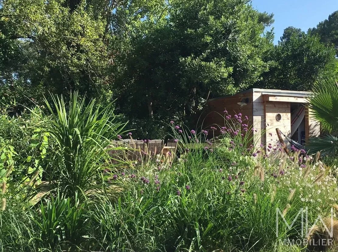 CHARMING, PEACEFUL VILLA – L’HERBE -SLEEPS 8