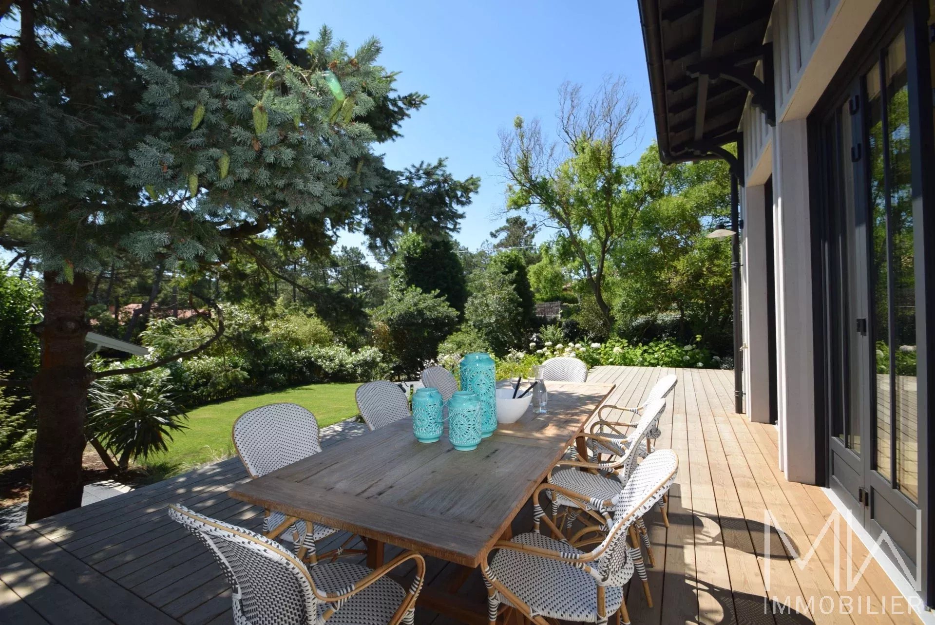 LUXURY VILLA WITH POOL – SLEEPS 10