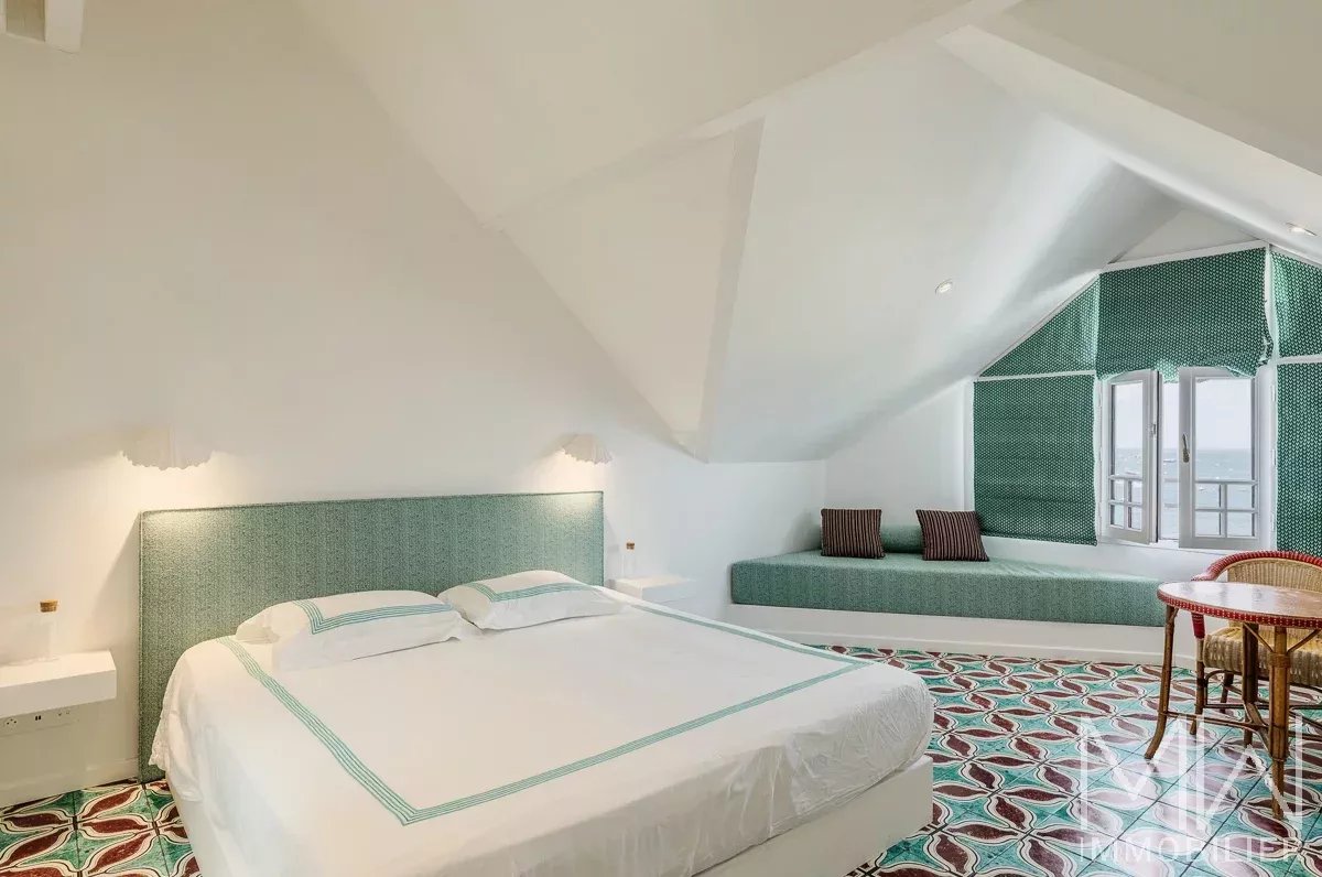 TYPICAL BEACH FRONT VILLA – CAP FERRET – SLEEPS 10