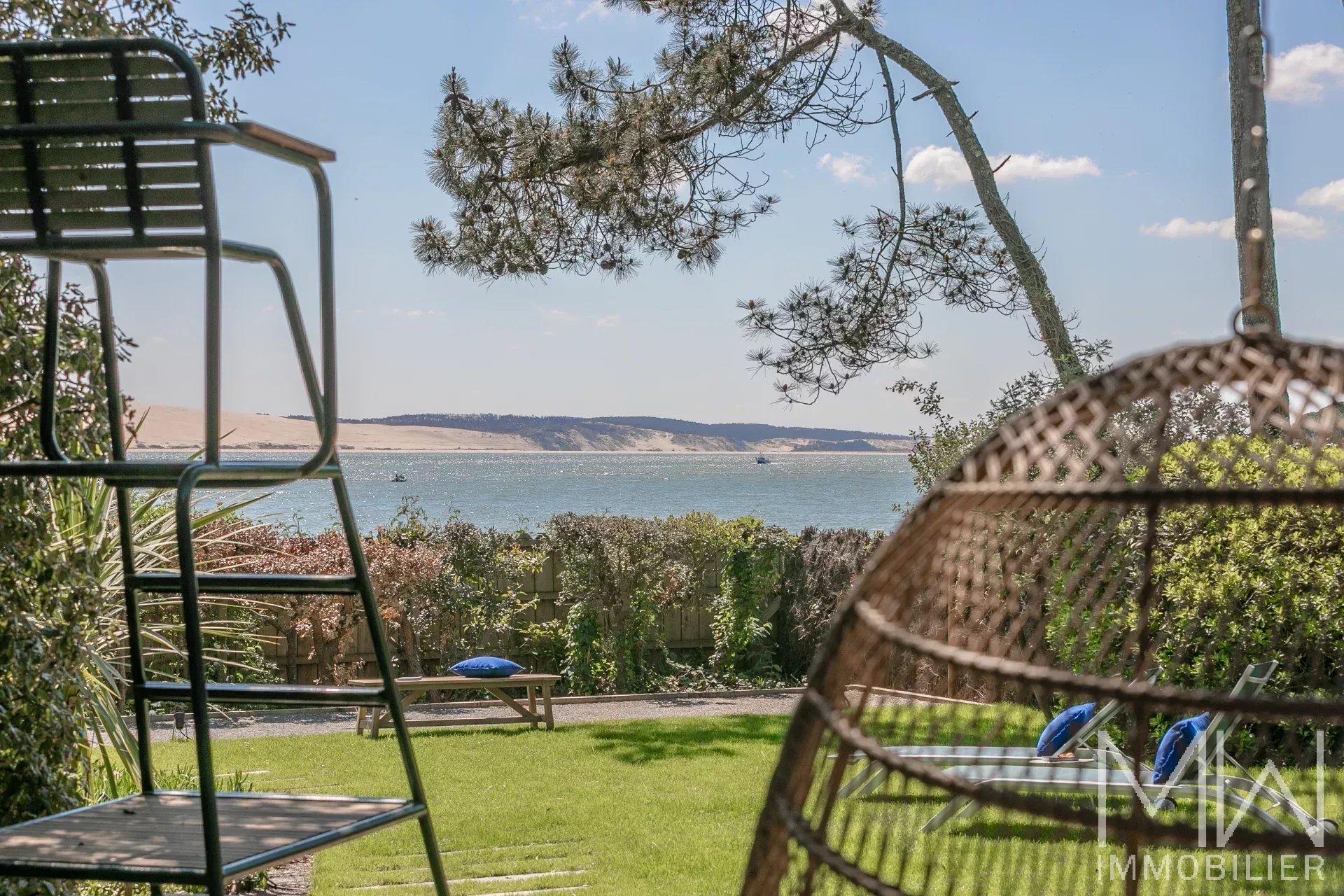 CHARMING VILLA ON THE 1ST LINE – 44HA AREA – CAP FERRET – SLEEPS 8