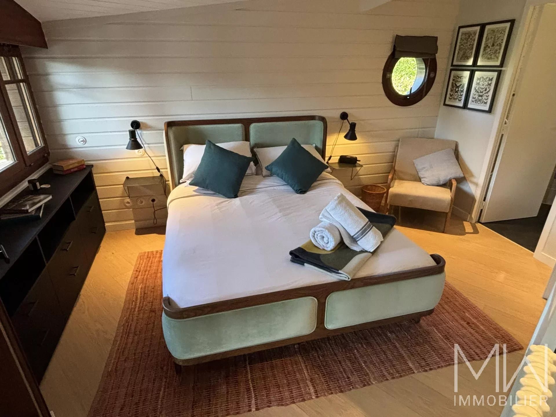 PLEASANT WOODEN VILLA WITH SWIMMING POOL – CAP FERRET – SLEEPS 10