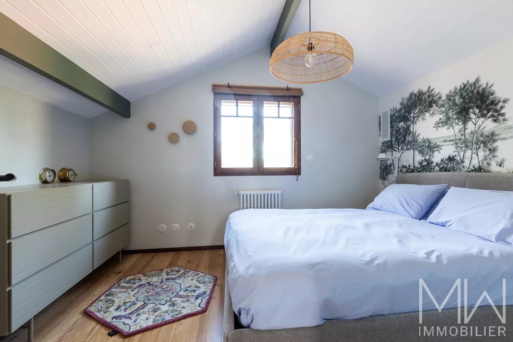 PLEASANT WOODEN VILLA WITH SWIMMING POOL – CAP FERRET – SLEEPS 10