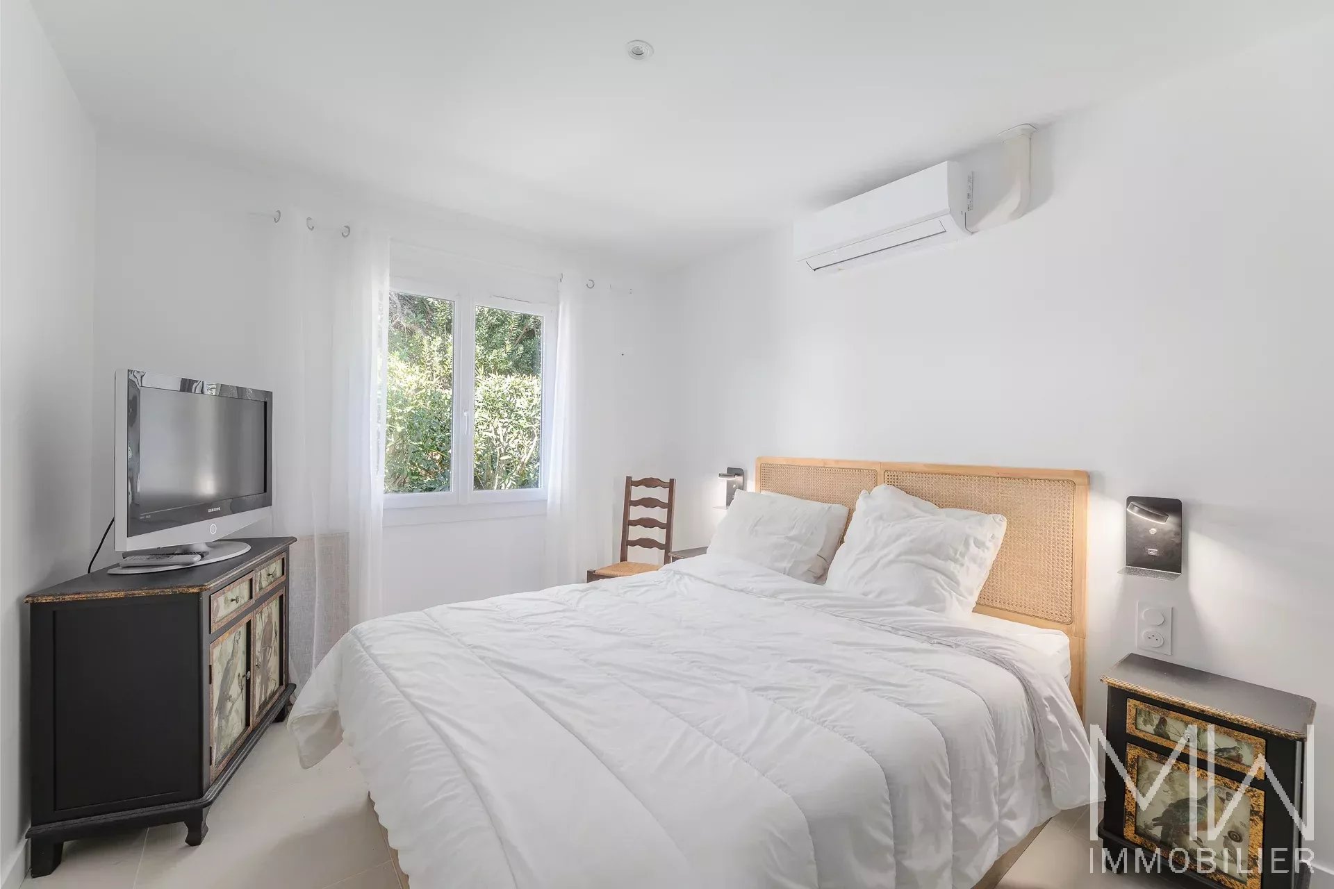 CHARMING VILLA WITH POOL IN THE HEART OF CAP FERRET – SLEEPS 6