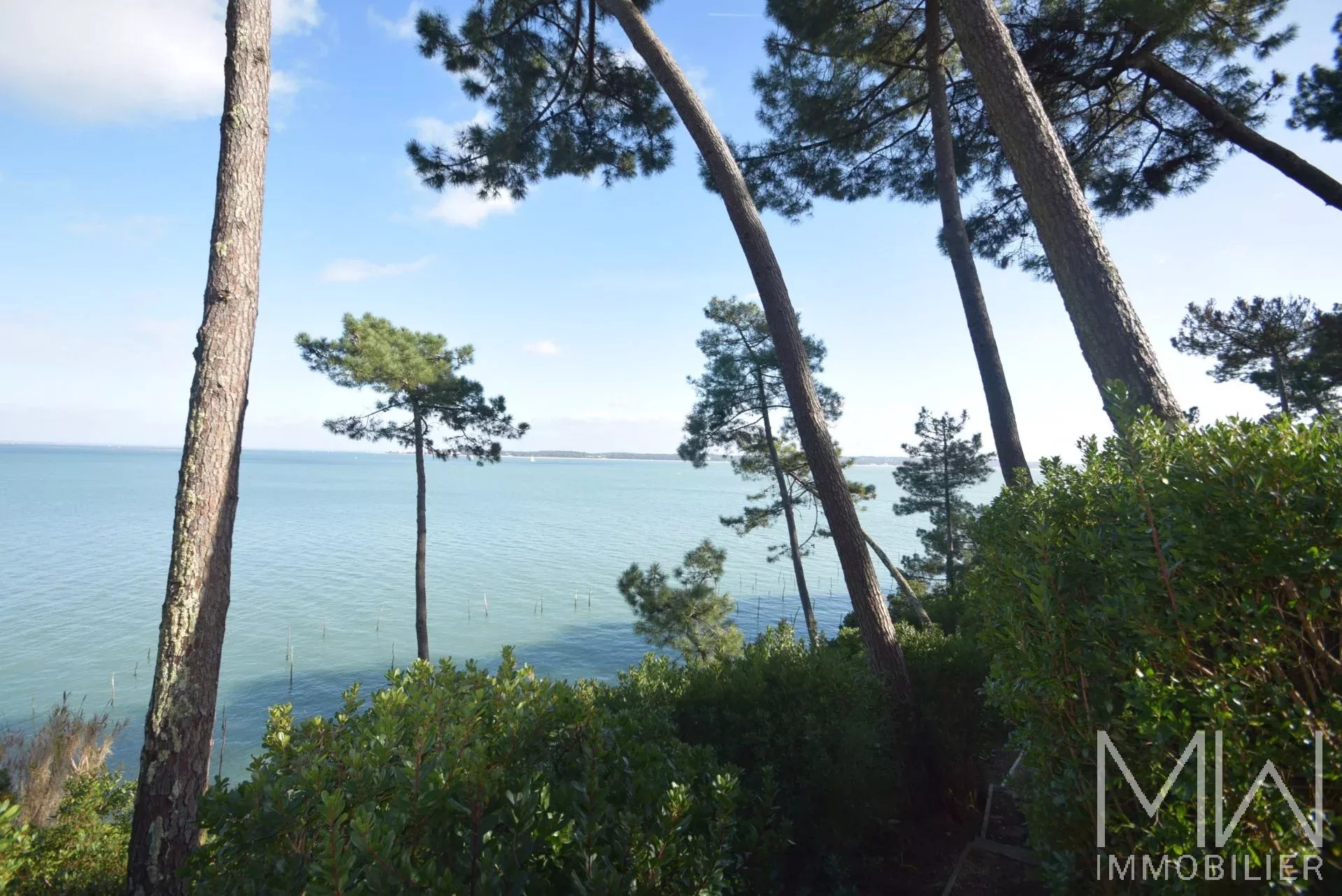 LUXURY VILLA FRONT BEACH – LA VIGNE – SLEEPS 8