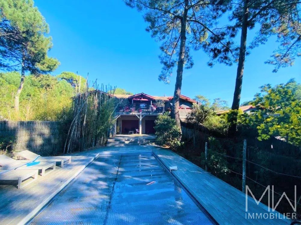 LOVELY HOUSE -CAP FERRET-