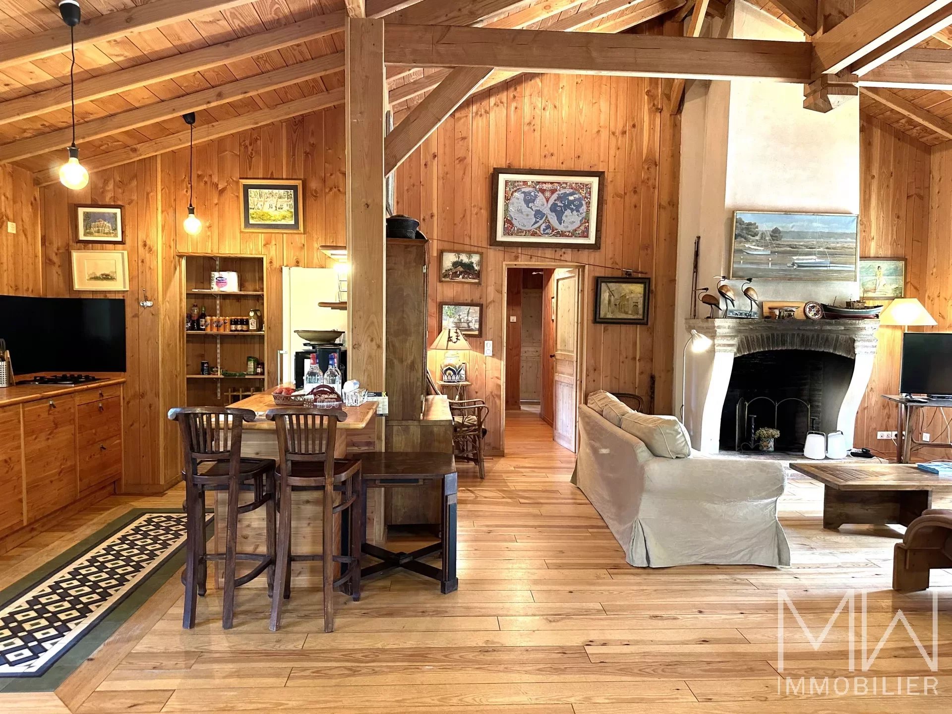 WOODEN VILLA WITH POOL – CAP FERRET – SLEEPS 8