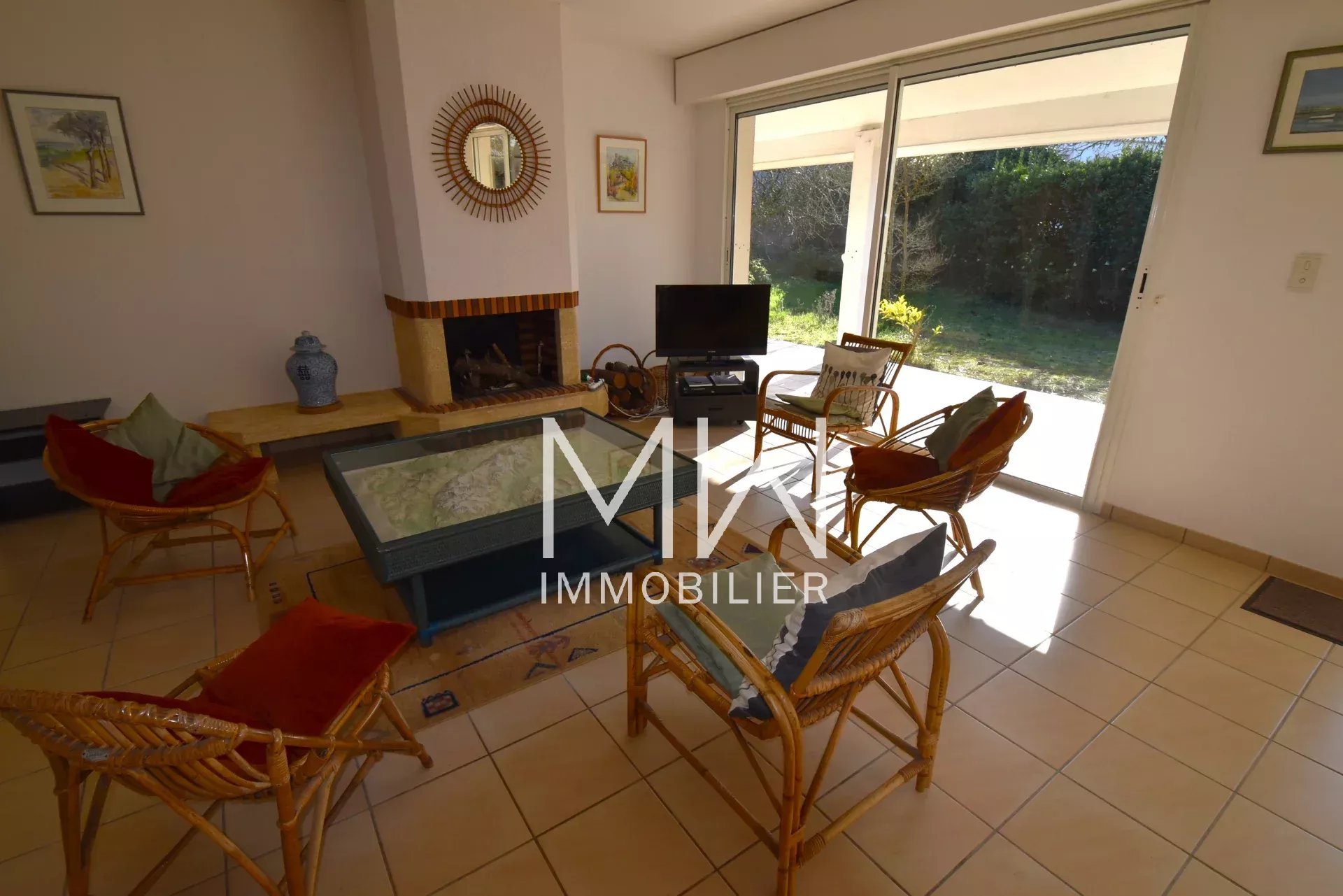 VAST VILLA IN THE HEART OF CAP FERRET