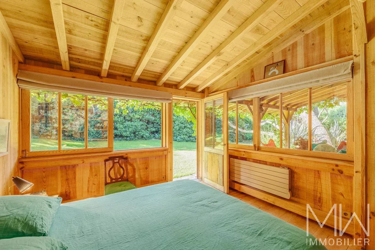 SEASONAL RENTAL CAP FERRET CENTER – SLEEPS 8