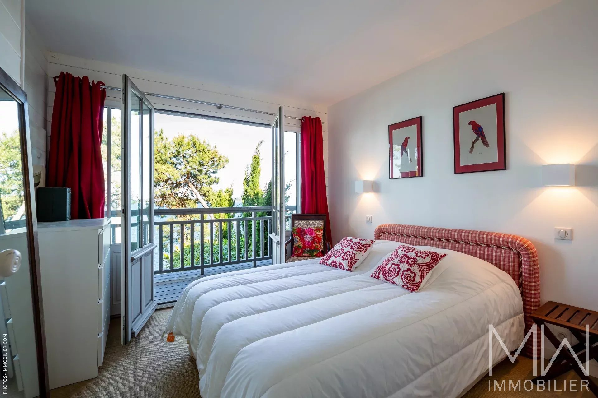 VILLA FOR RENT IN THE FIRST LINE OF ARCACHON BAY – SLEEPS 10