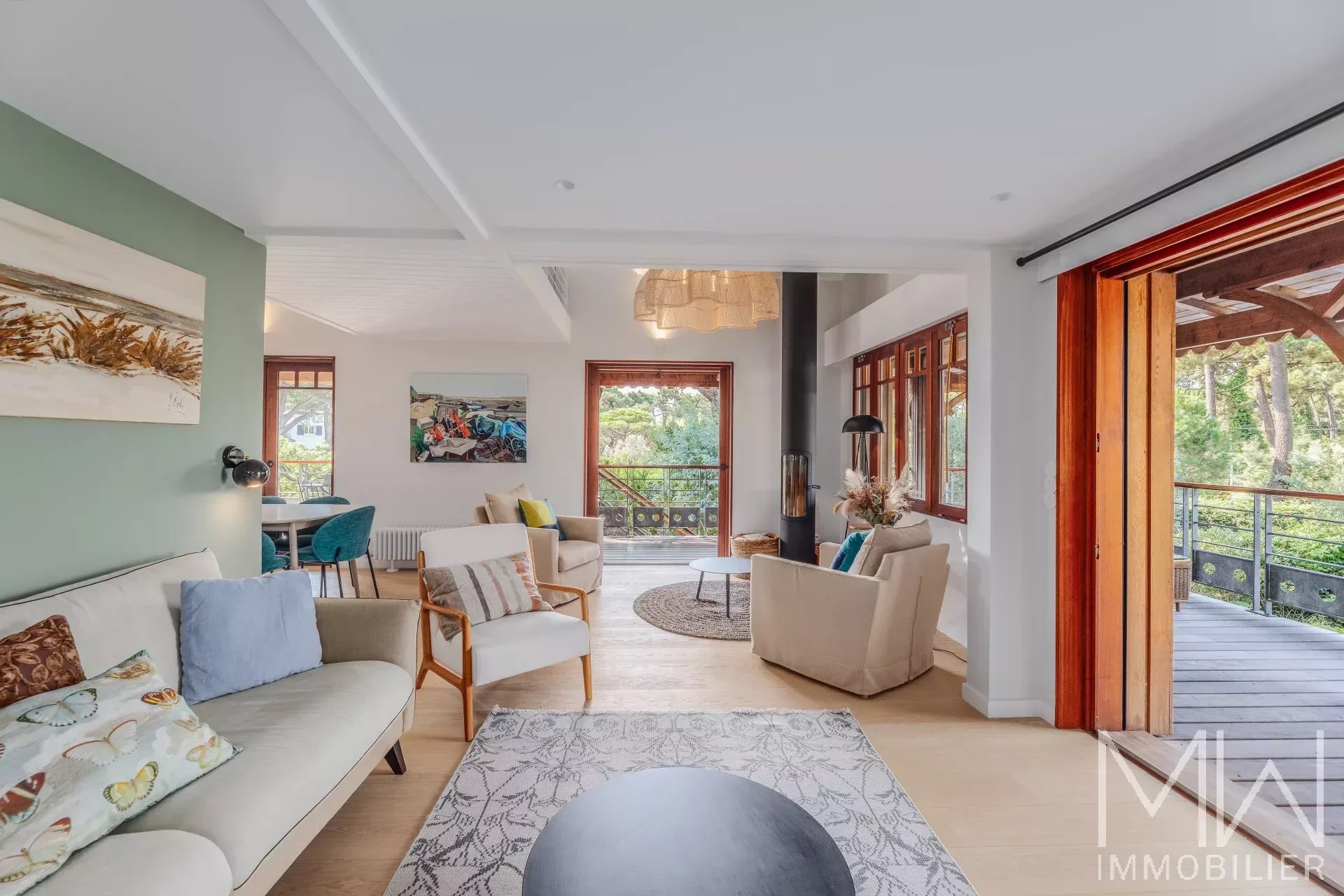 PLEASANT WOODEN VILLA WITH SWIMMING POOL – CAP FERRET – SLEEPS 10