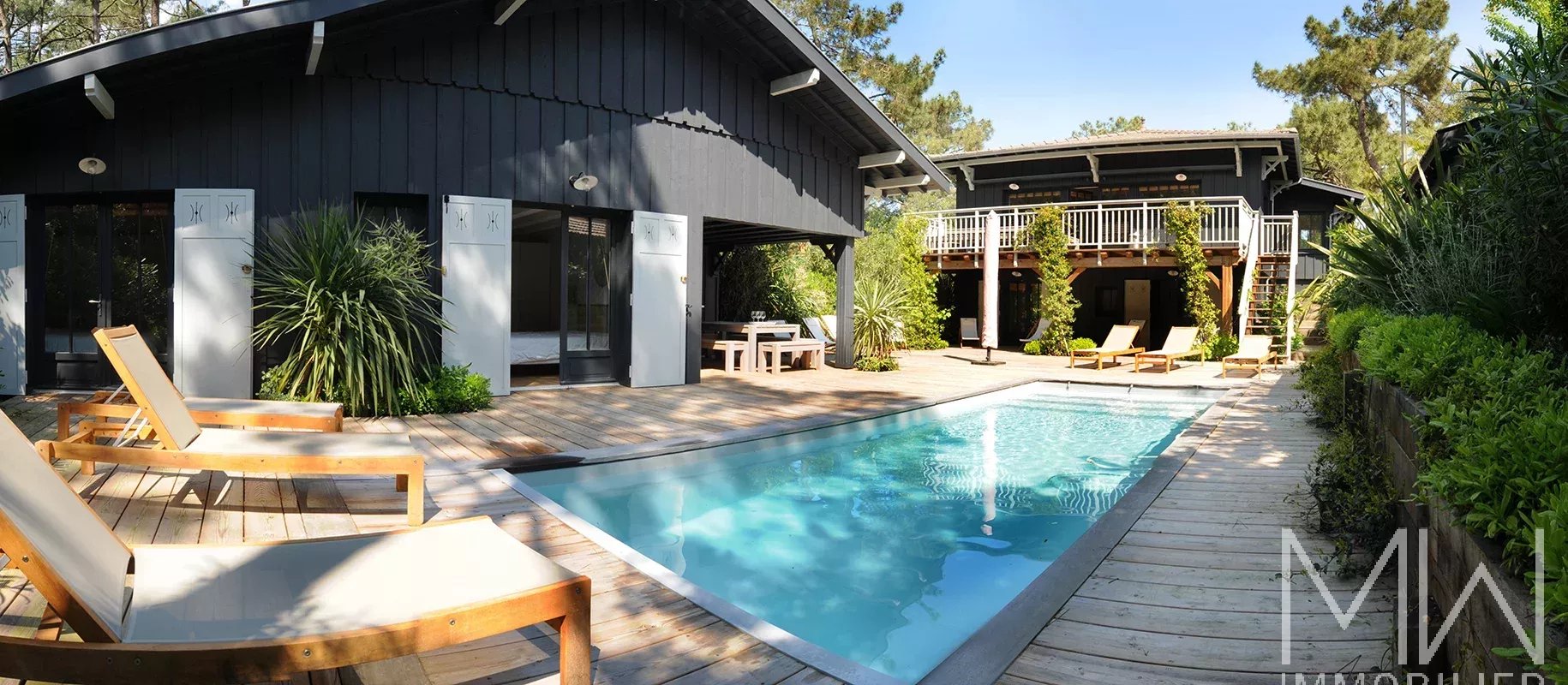 BEAUTIFUL VILLA WOOD AT THE POINTE DU CAP FERRET – SLEEPS 14