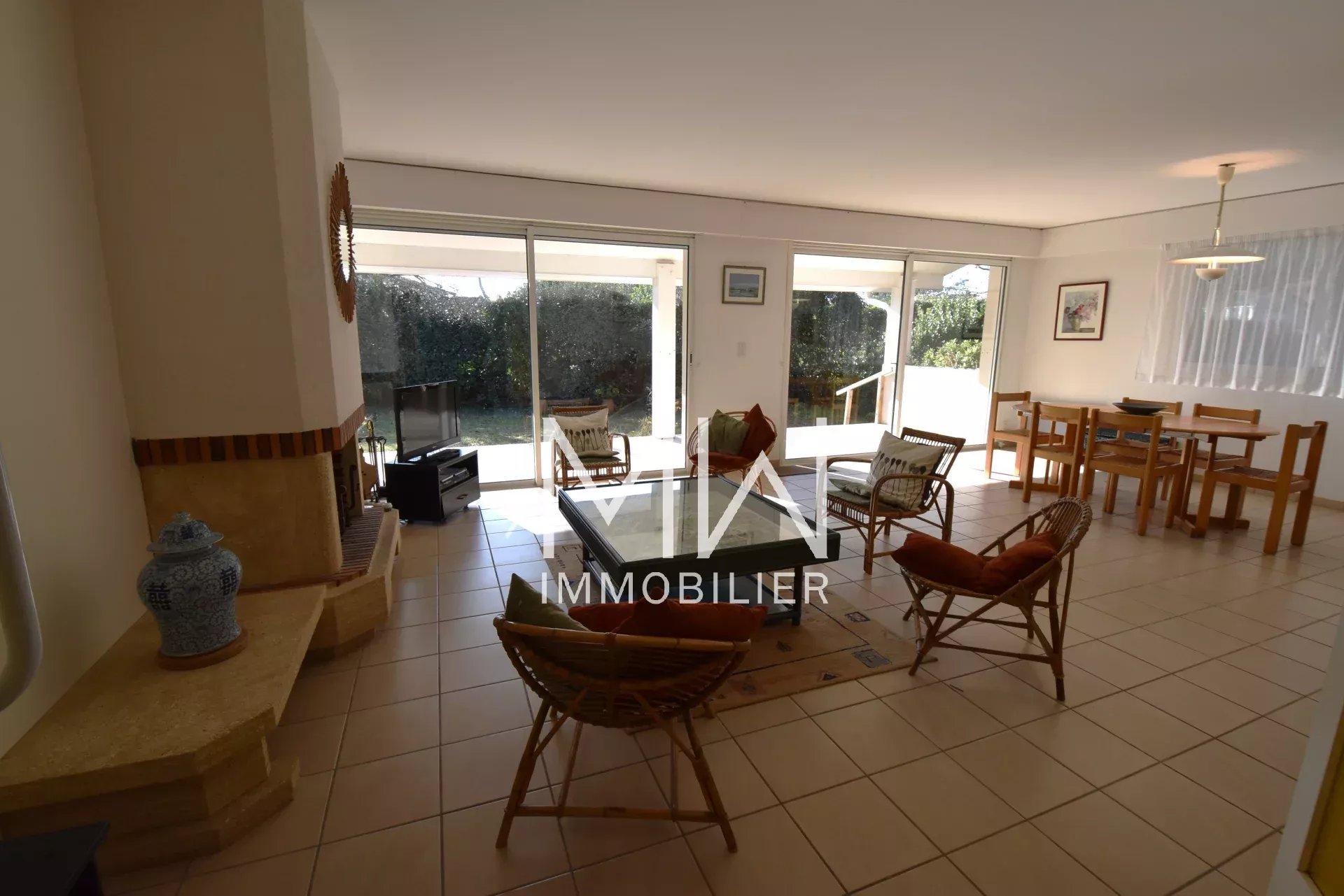 VAST VILLA IN THE HEART OF CAP FERRET