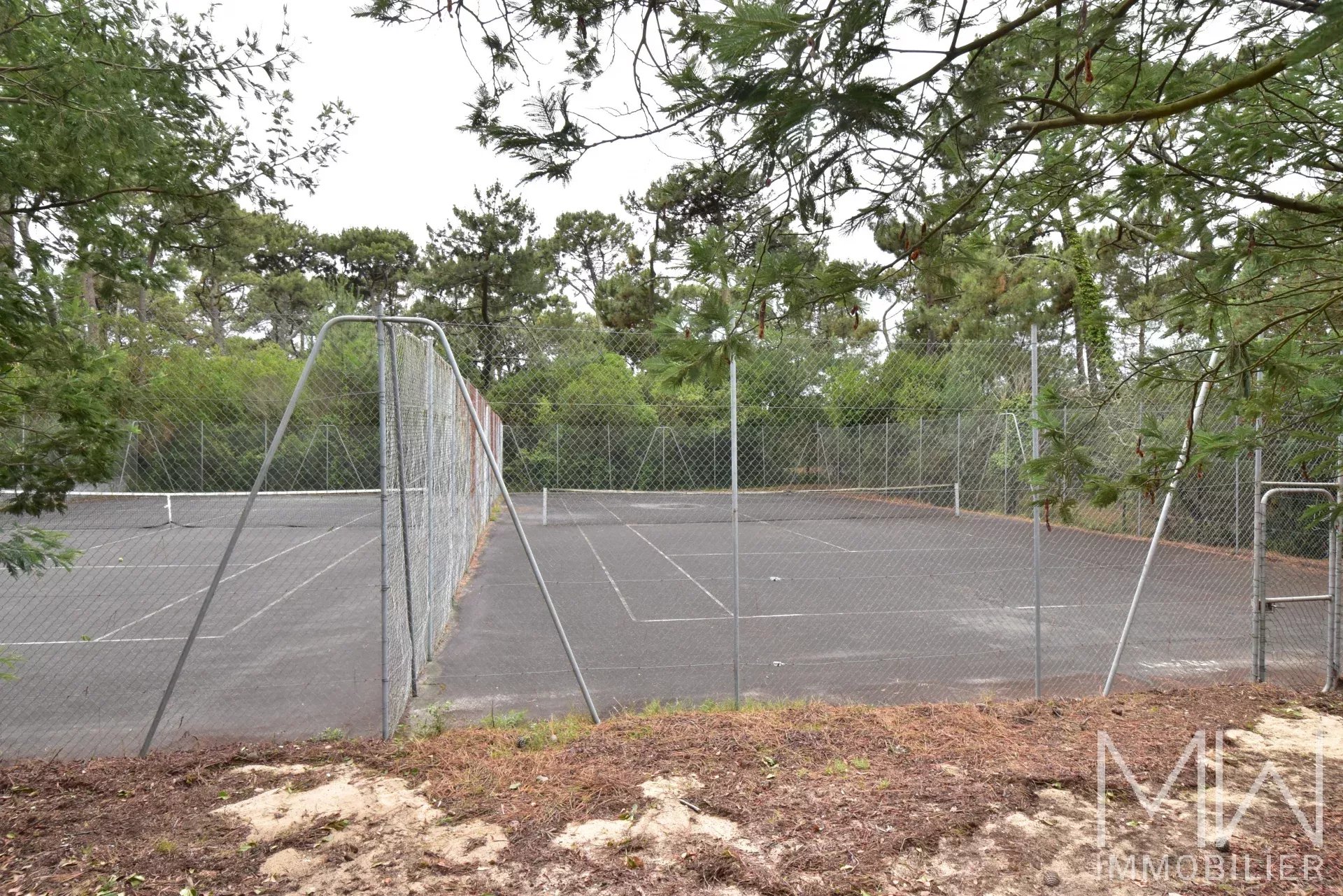 JOLI APPARTEMENT EN 1ERE LIGNE DU BASSIN – LA VIGNE -6 COUCHAGES