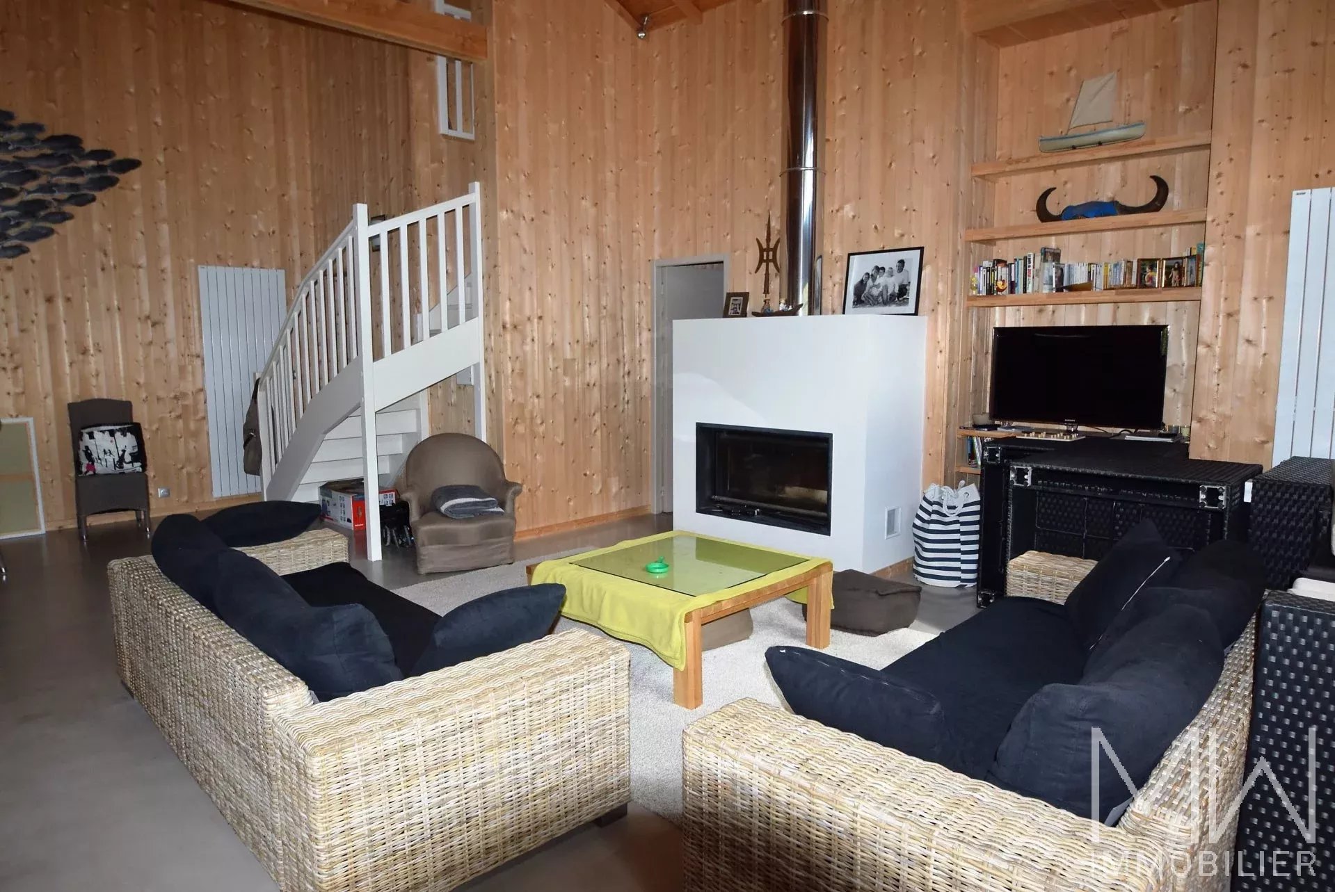 WOODEN VILLA WITH POOL TO RENT – LA VIGNE – SLEEPS 11