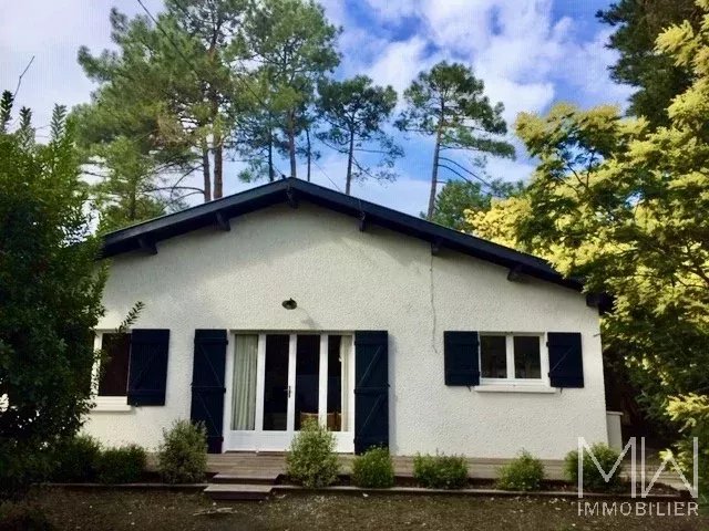 HOLIDAY HOUSE IN PETIT PIQUEY – SLEEPS 10