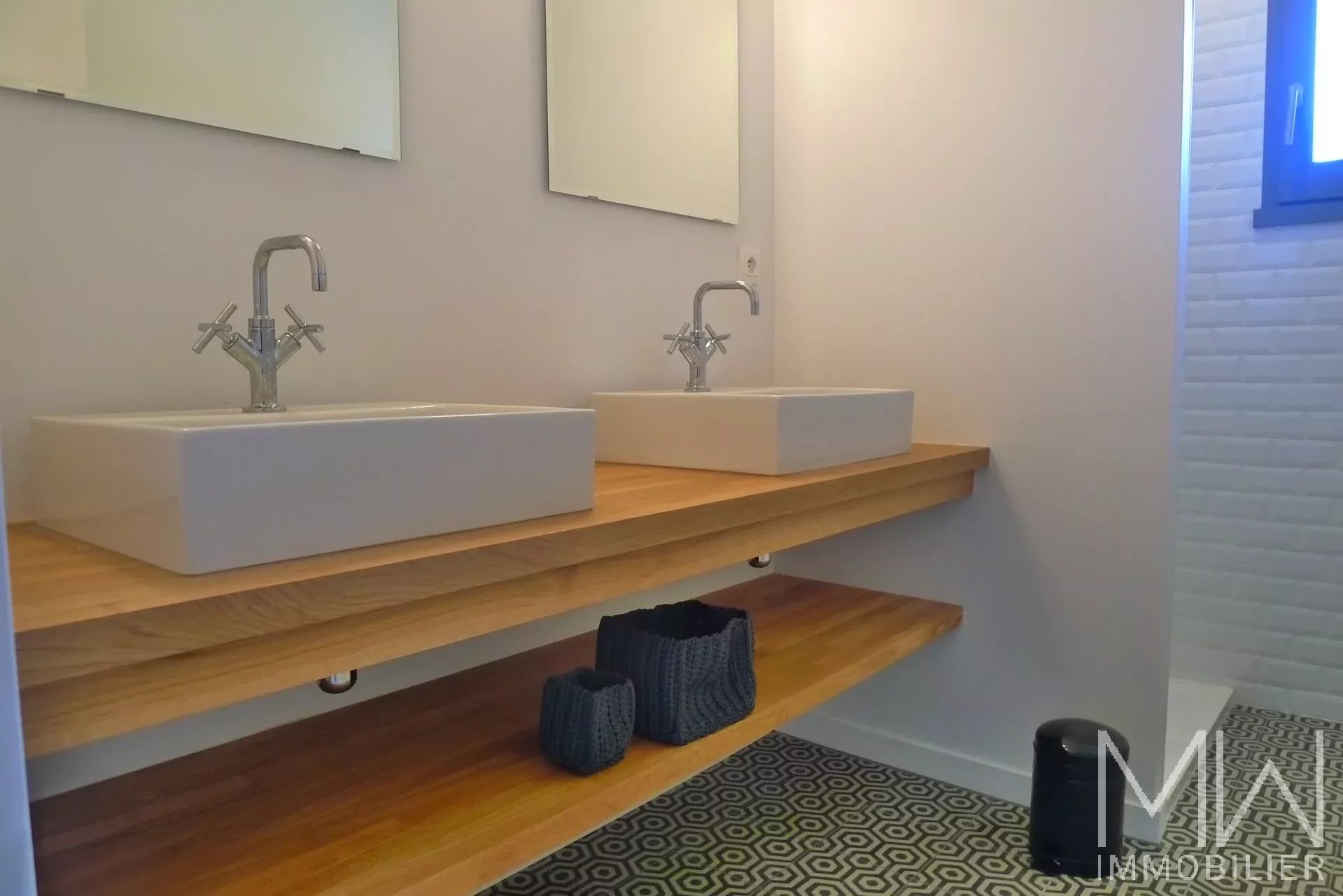 HOLIDAY RENTAL – CAP FERRET CENTER – SLEEPS 10