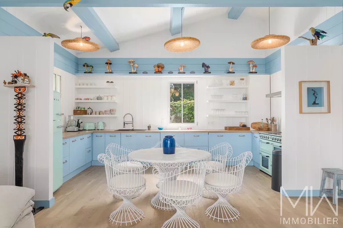 TYPICAL BEACH FRONT VILLA – CAP FERRET – SLEEPS 10