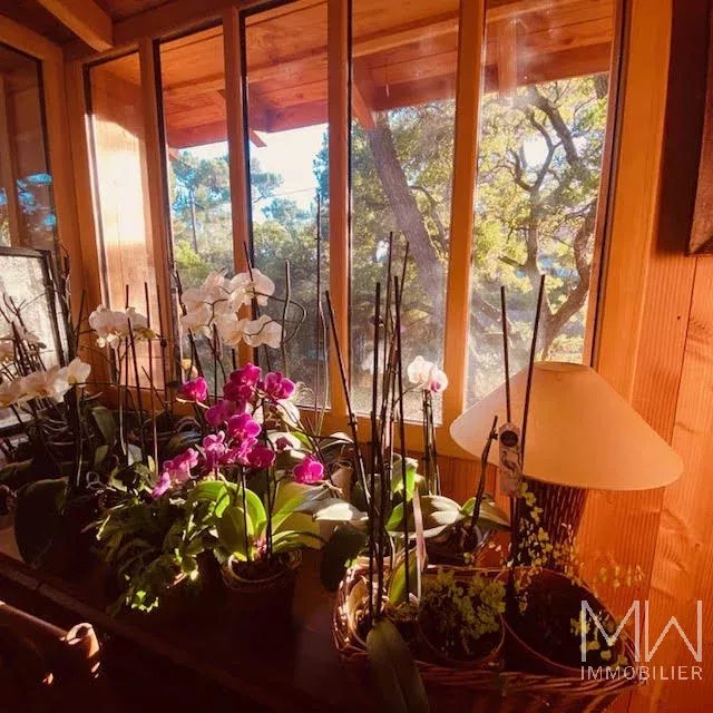 WOODEN VILLA WITH POOL – CAP FERRET – SLEEPS 8